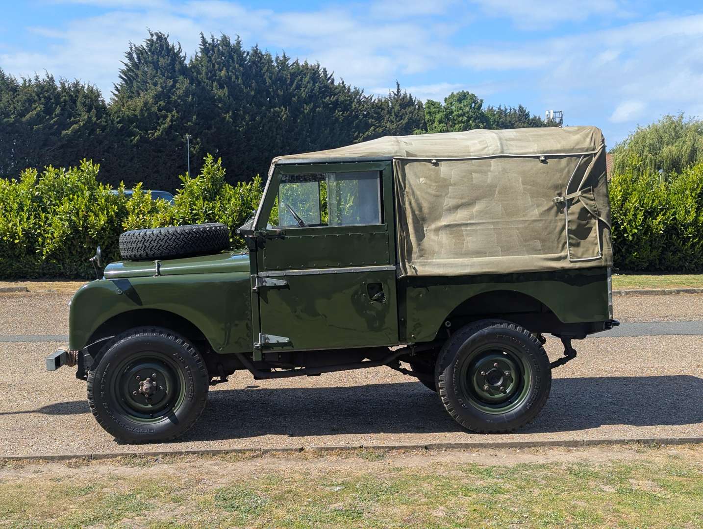 <p>1956 LAND ROVER SERIES I</p>