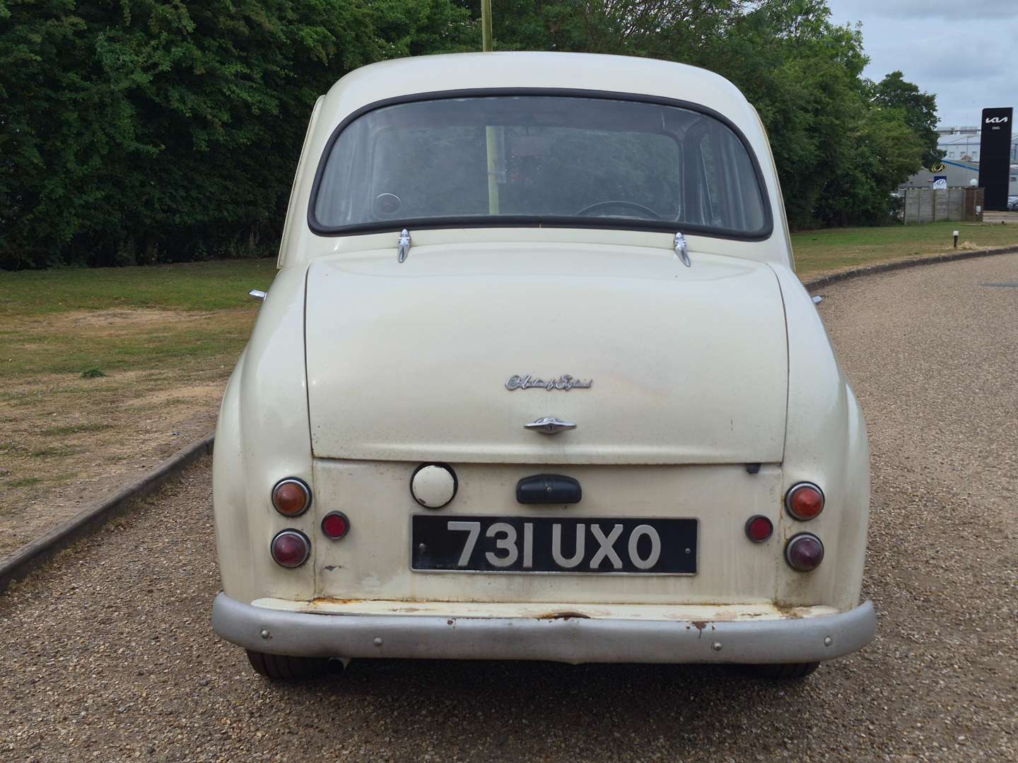 <p>1957 AUSTIN A35</p>