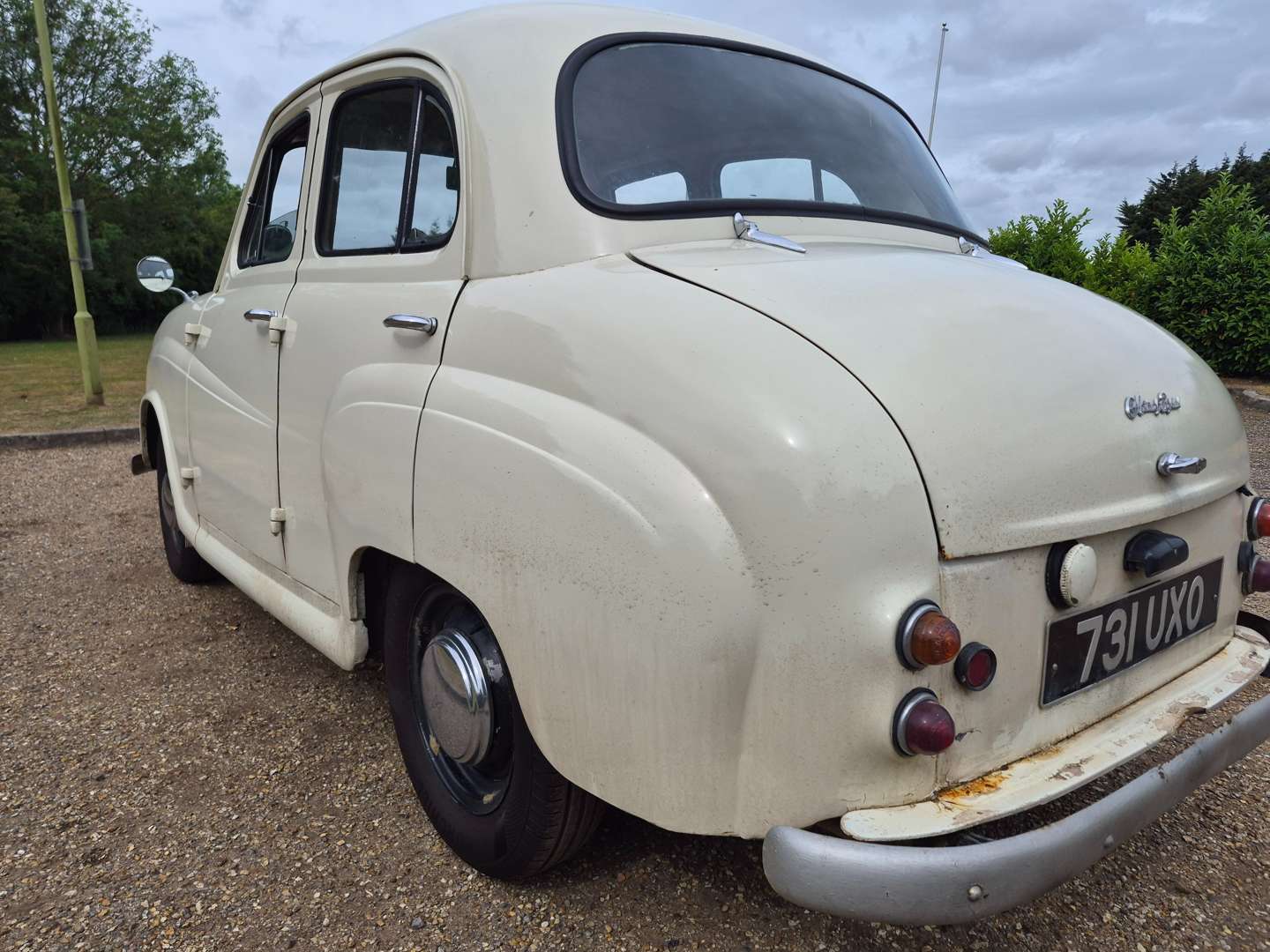 <p>1957 AUSTIN A35</p>