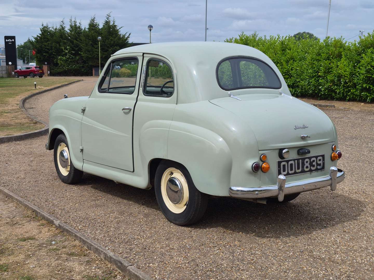 <p>1956 AUSTIN A35</p>