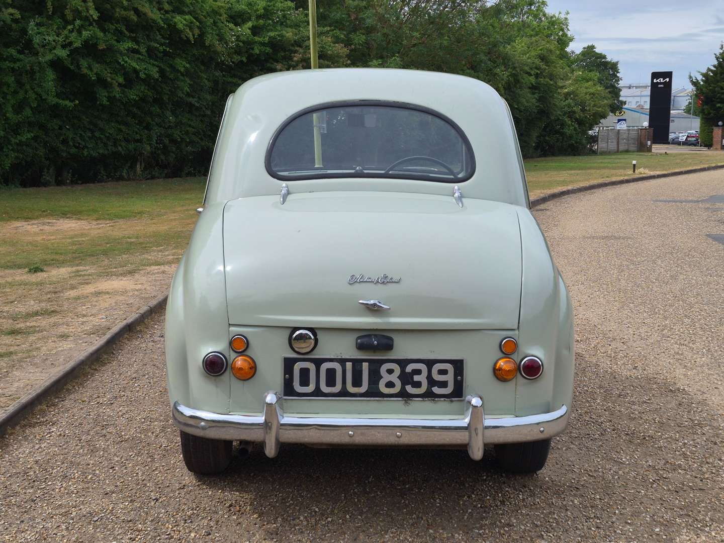 <p>1956 AUSTIN A35</p>