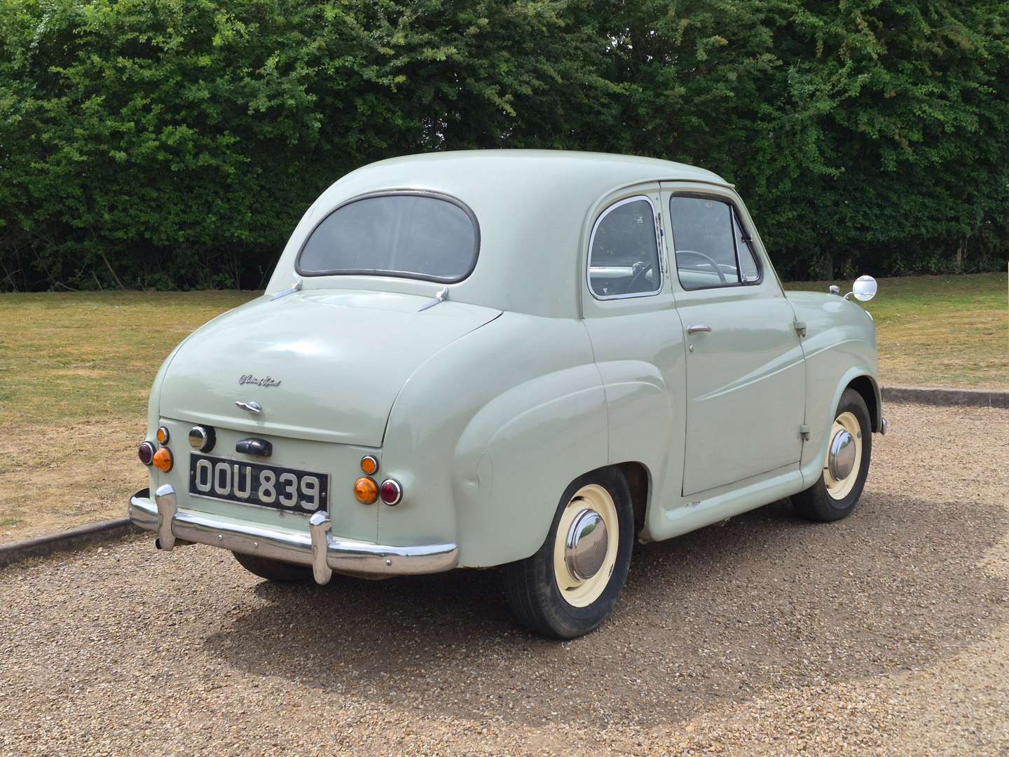 <p>1956 AUSTIN A35</p>