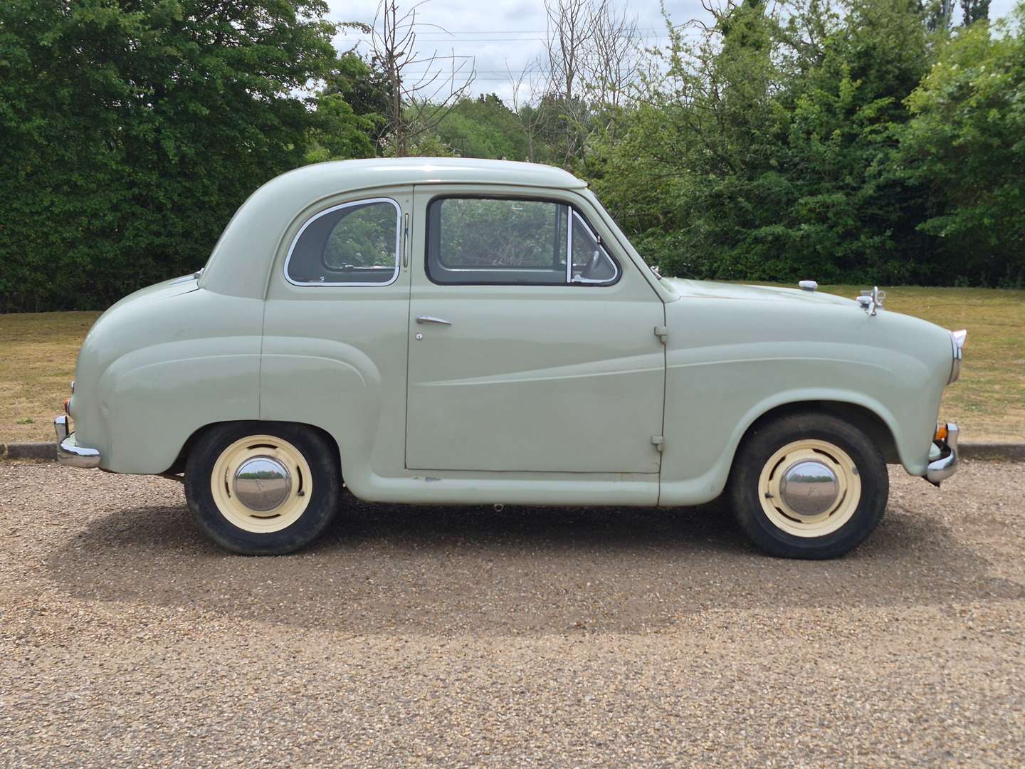 <p>1956 AUSTIN A35</p>
