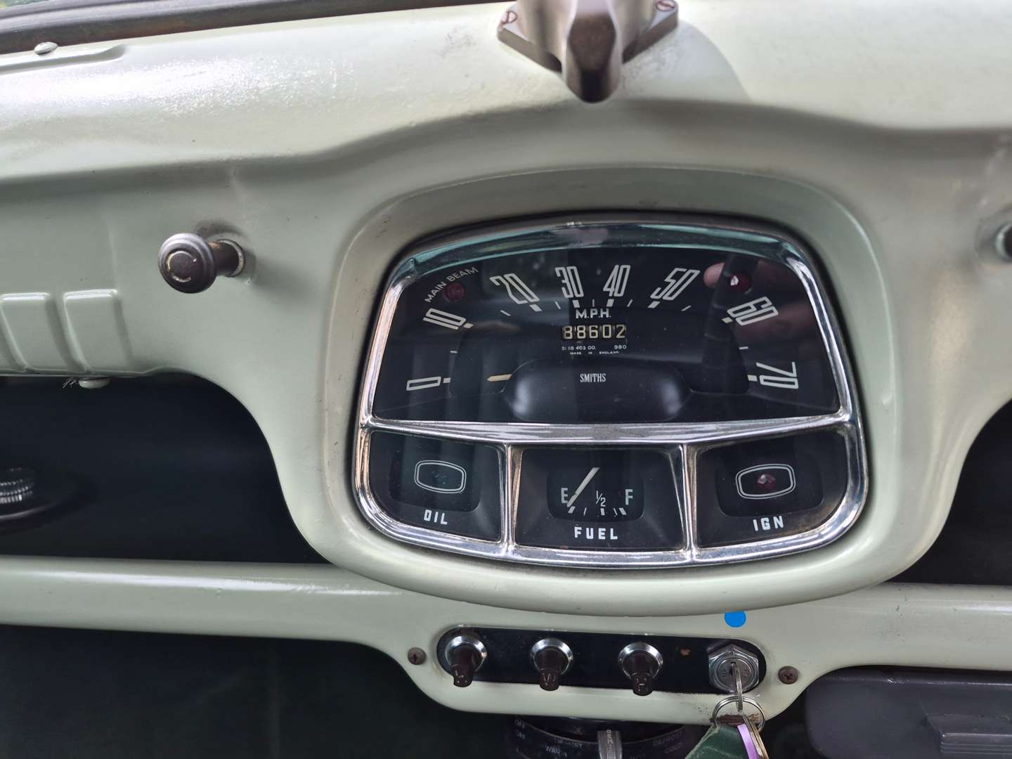 <p>1956 AUSTIN A35</p>