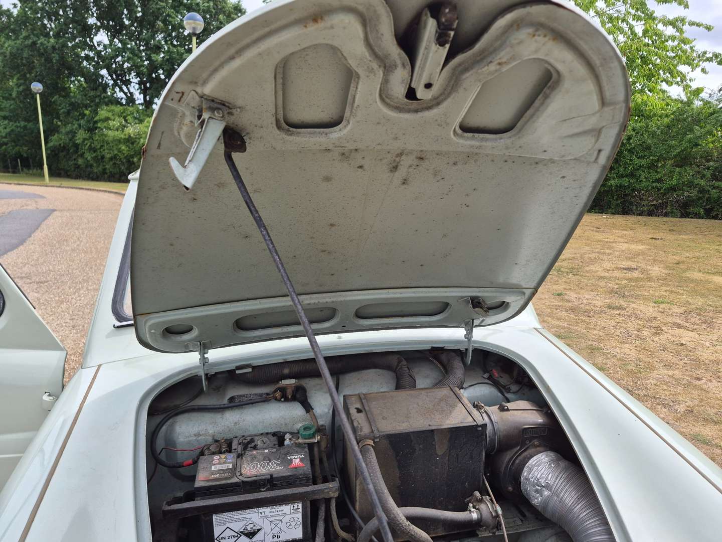 <p>1956 AUSTIN A35</p>