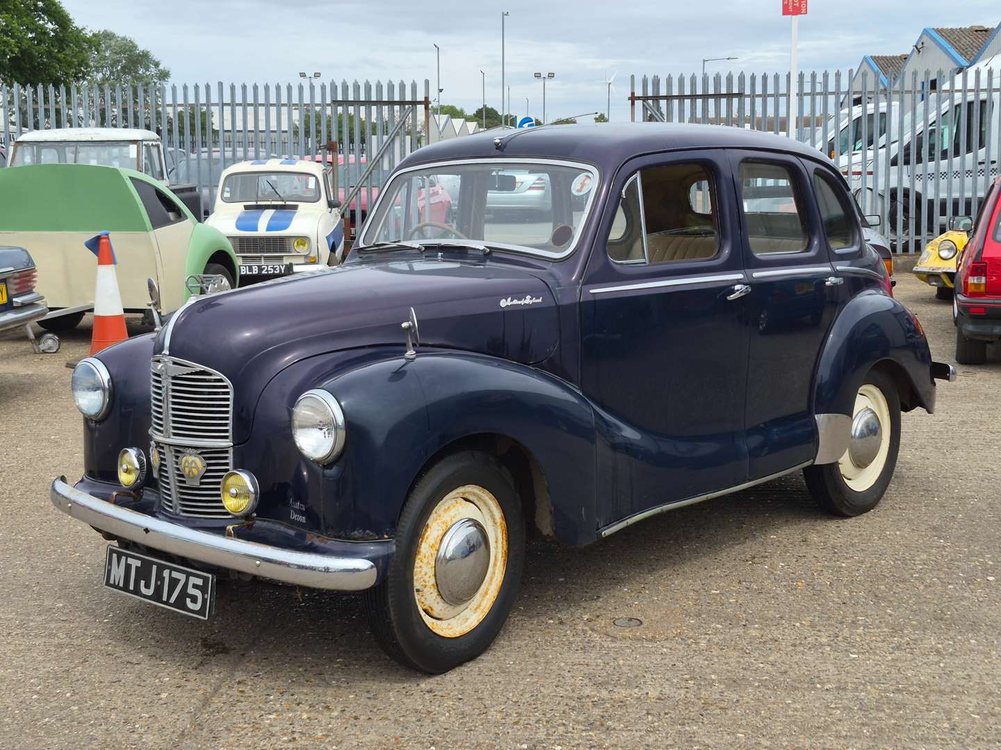 <p>1951 AUSTIN A40</p>