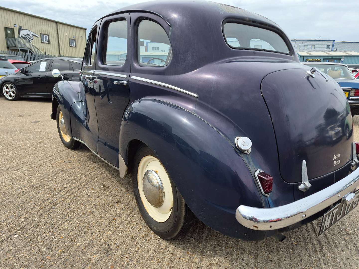 <p>1951 AUSTIN A40</p>