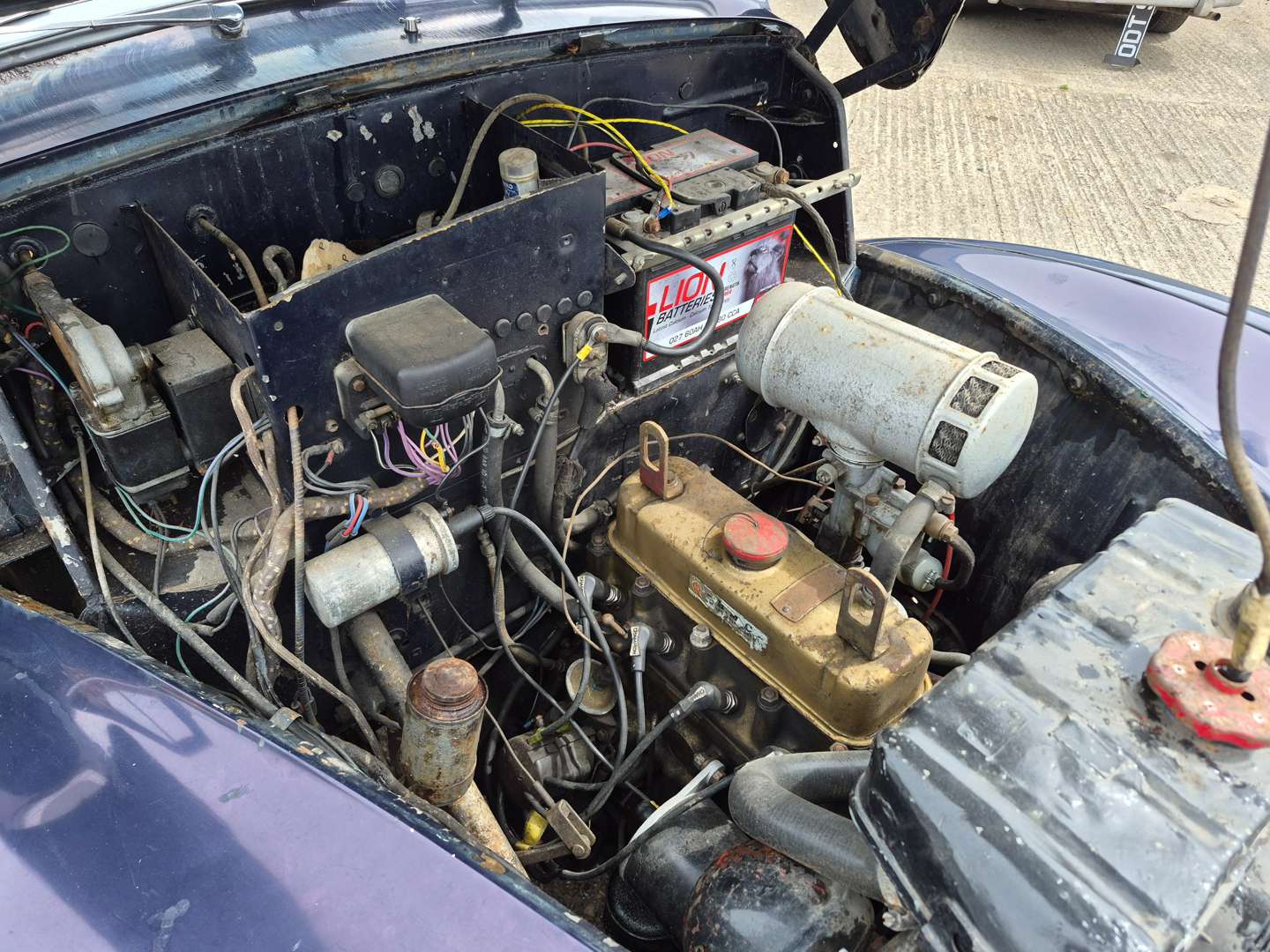 <p>1951 AUSTIN A40</p>