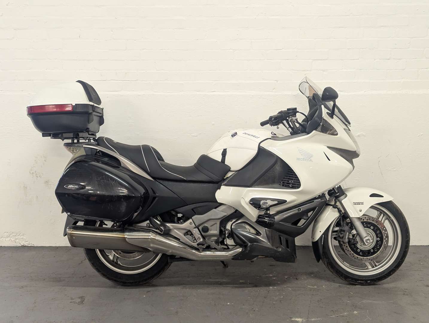 <p>2012 HONDA NT700VA DEAUVILLE</p>