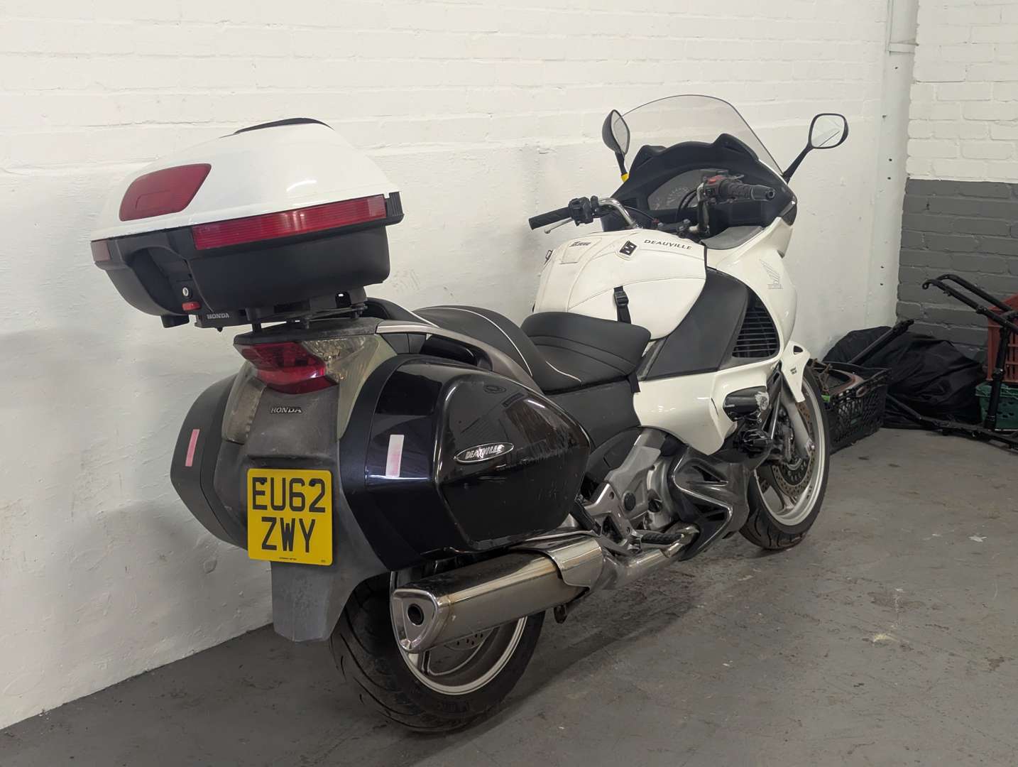 <p>2012 HONDA NT700VA DEAUVILLE</p>