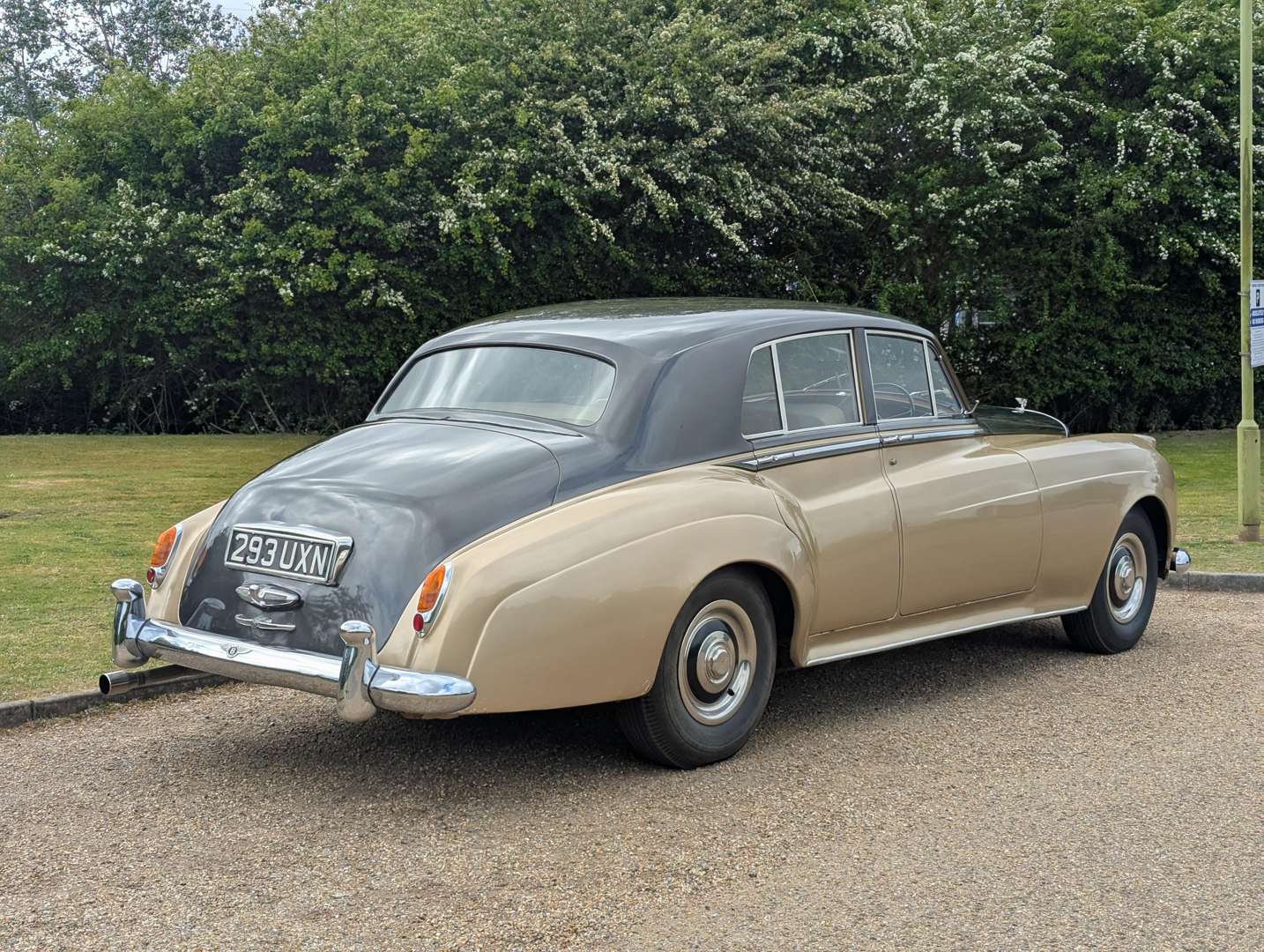 <p>1962 BENTLEY S2</p>