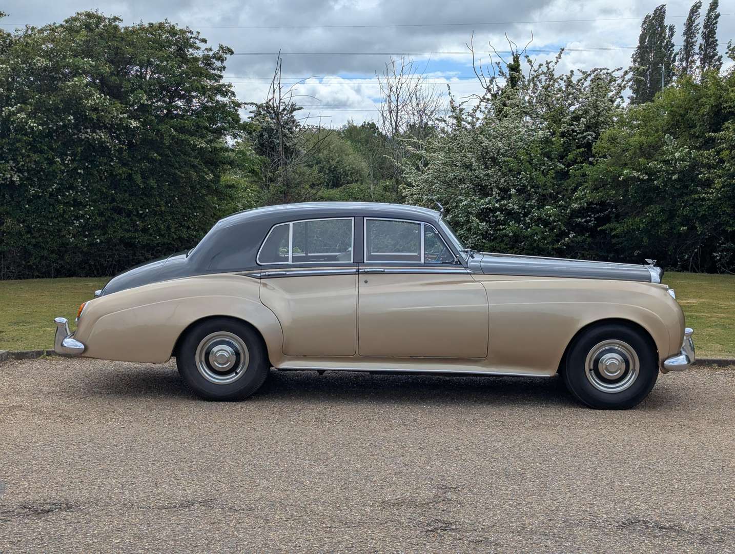 <p>1962 BENTLEY S2</p>