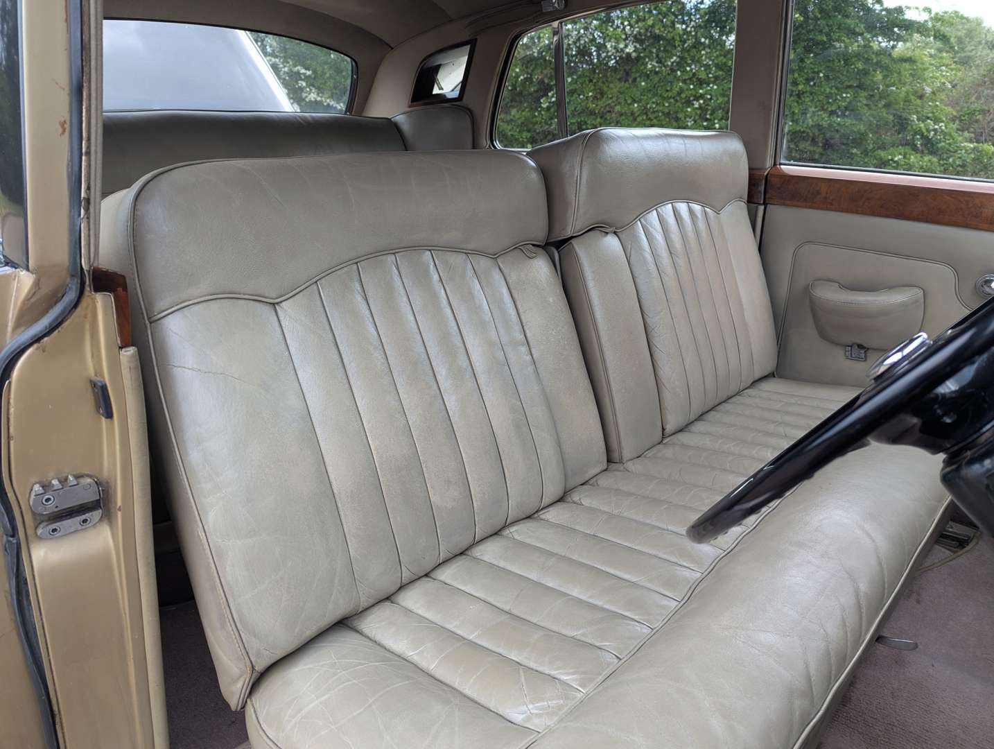 <p>1962 BENTLEY S2</p>