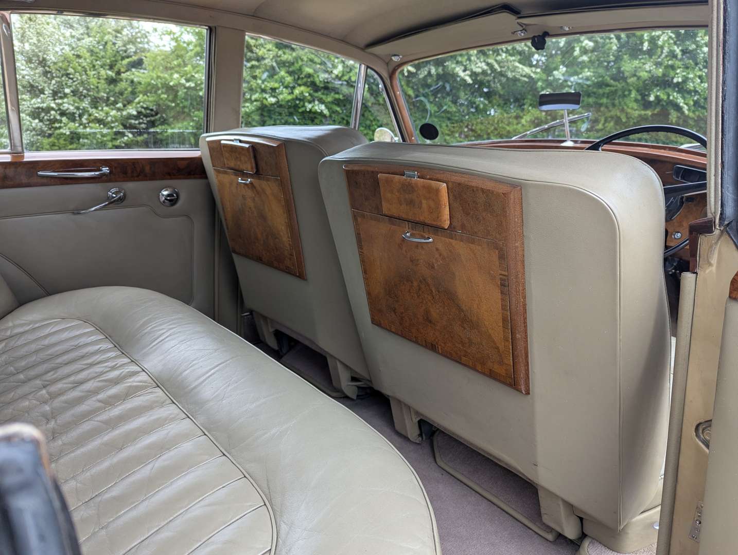 <p>1962 BENTLEY S2</p>