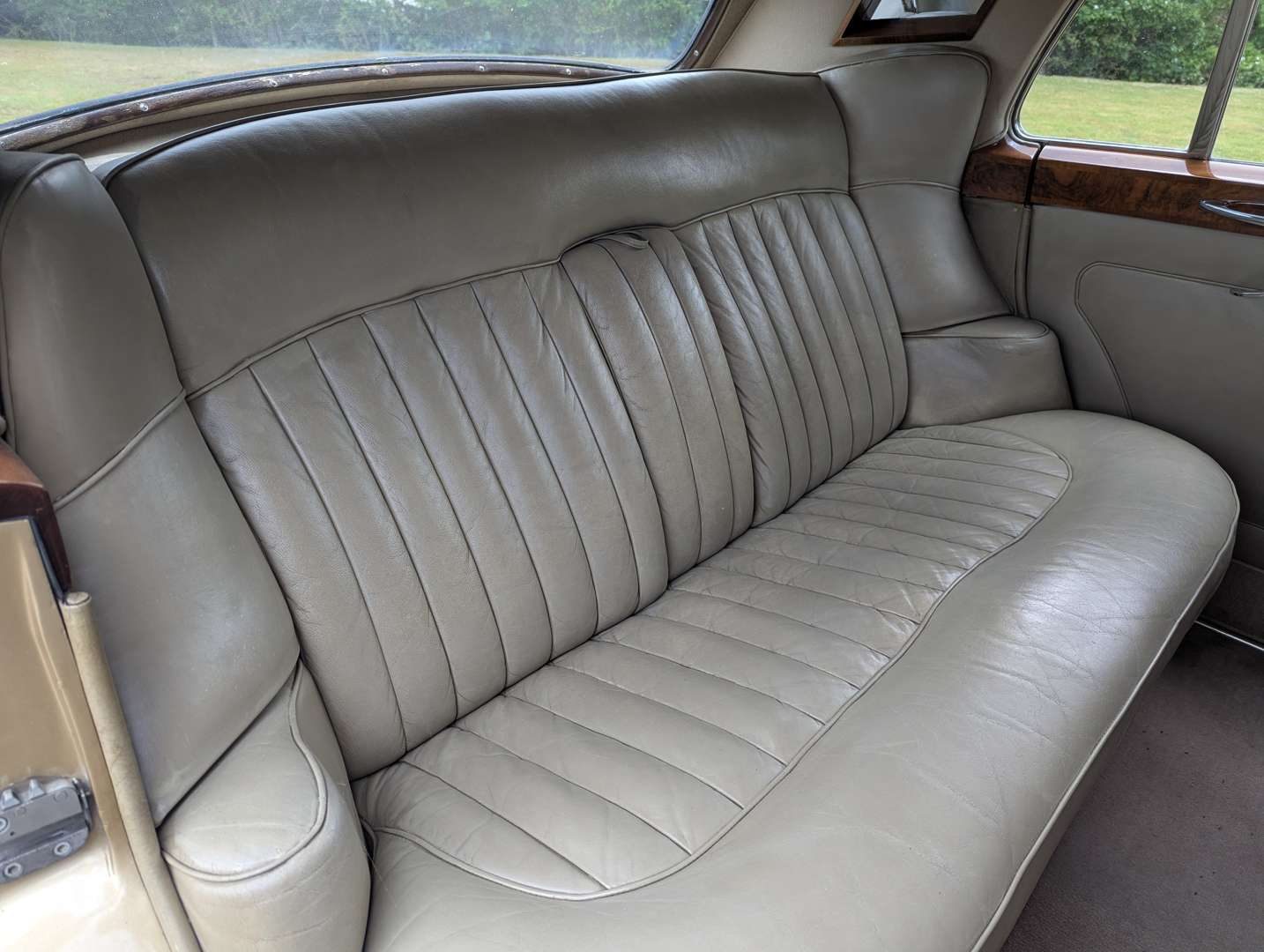 <p>1962 BENTLEY S2</p>