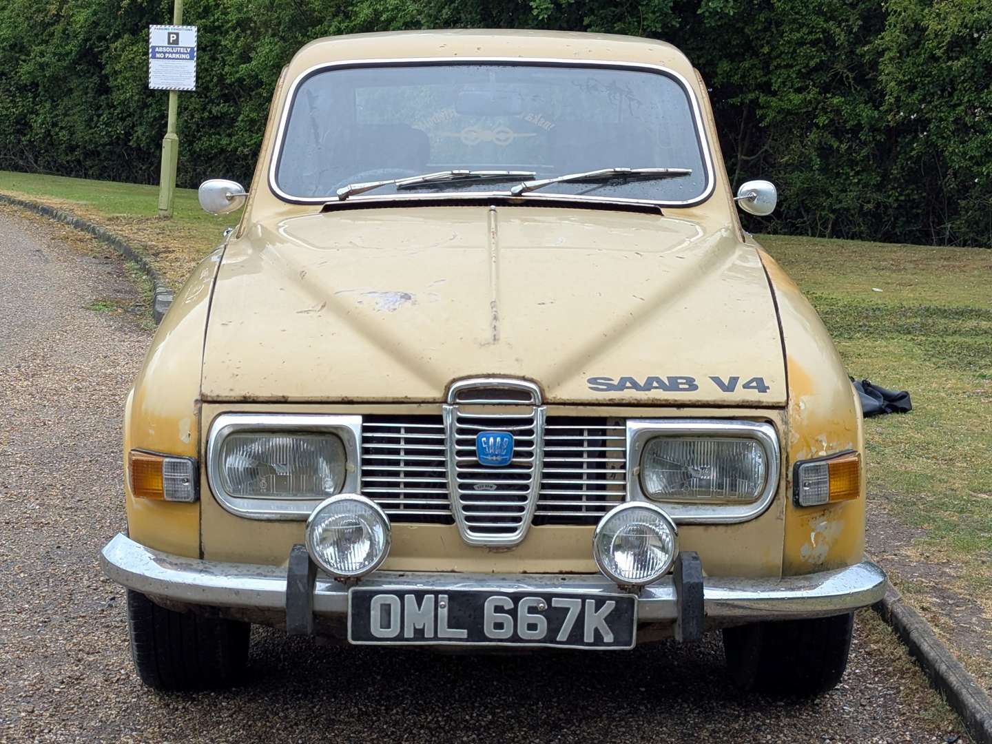 <p>1972 SAAB 95 ESTATE</p>