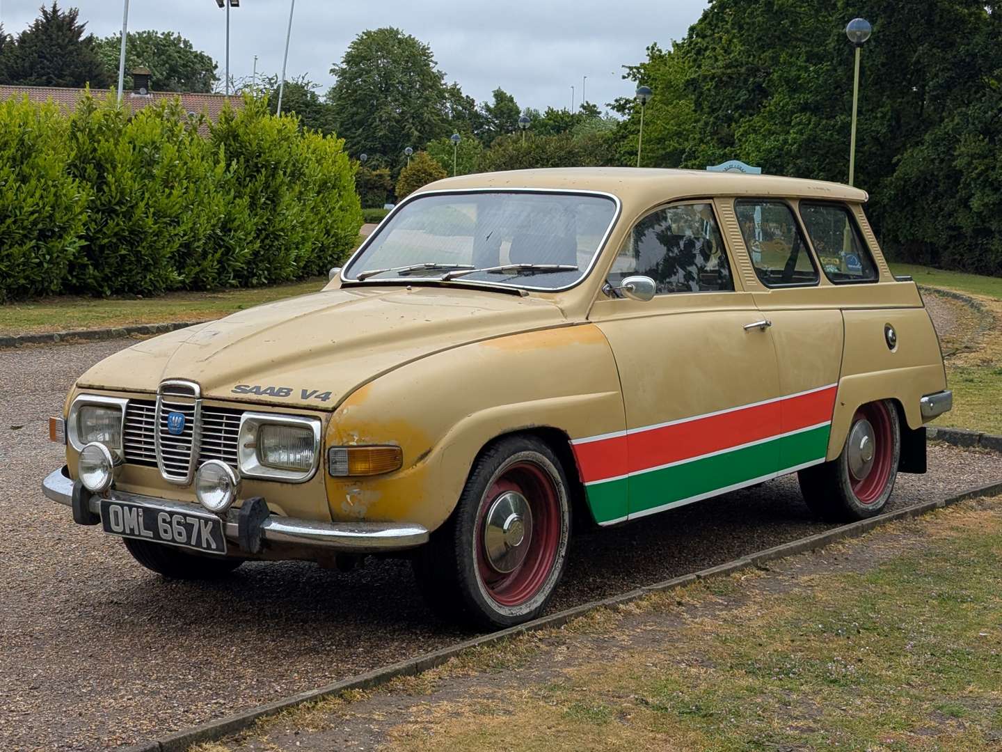 <p>1972 SAAB 95 ESTATE</p>