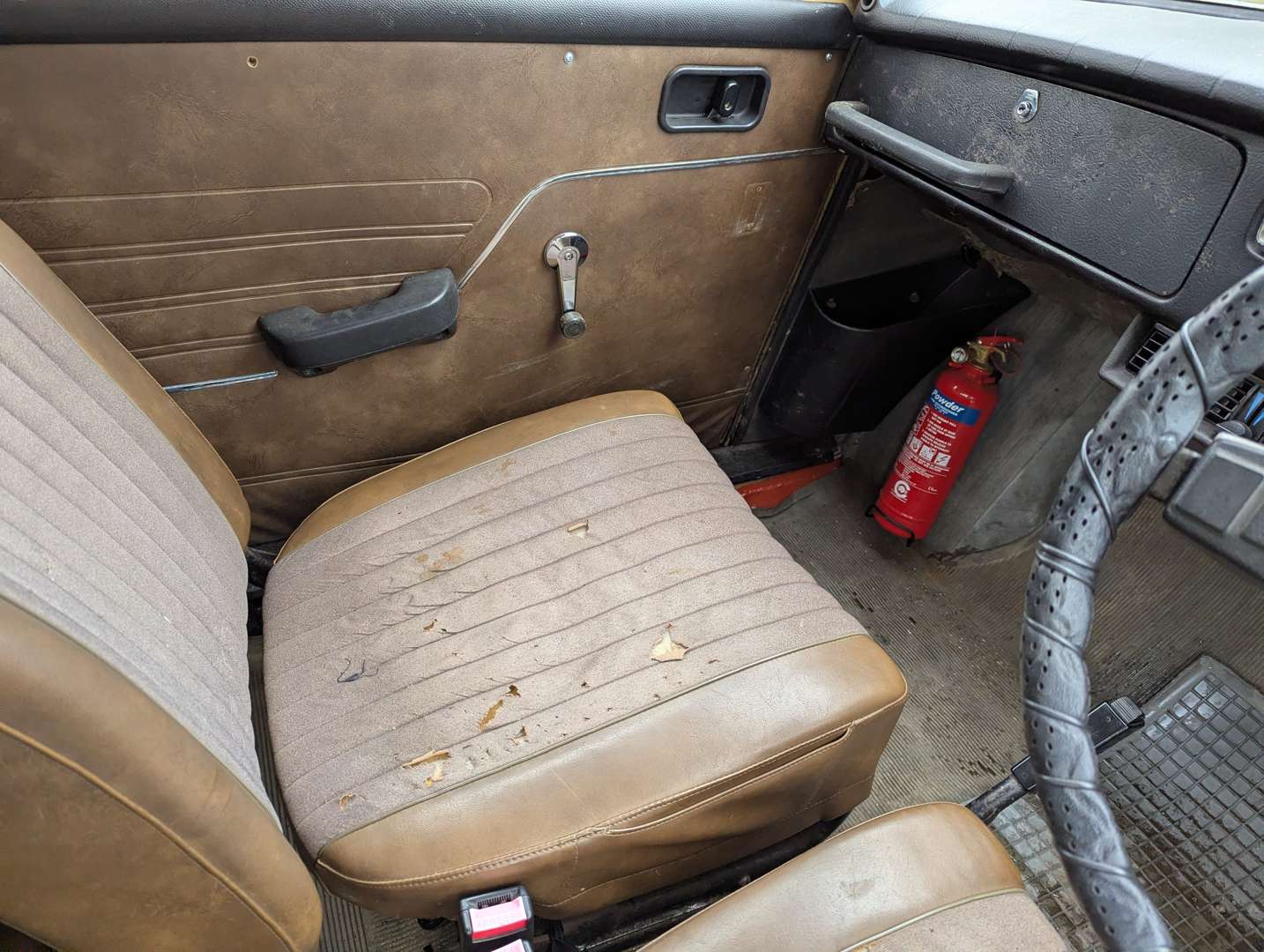 <p>1972 SAAB 95 ESTATE</p>