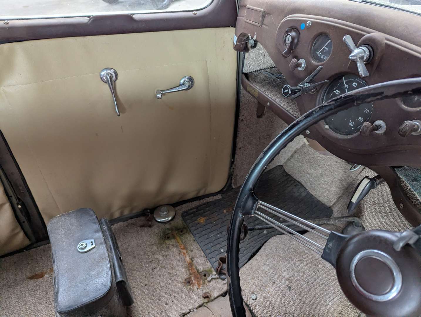 <p>1952 FORD PREFECT</p>