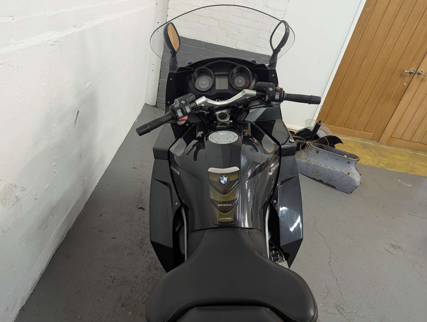 <p>2007 BMW K1200 GT SE</p>