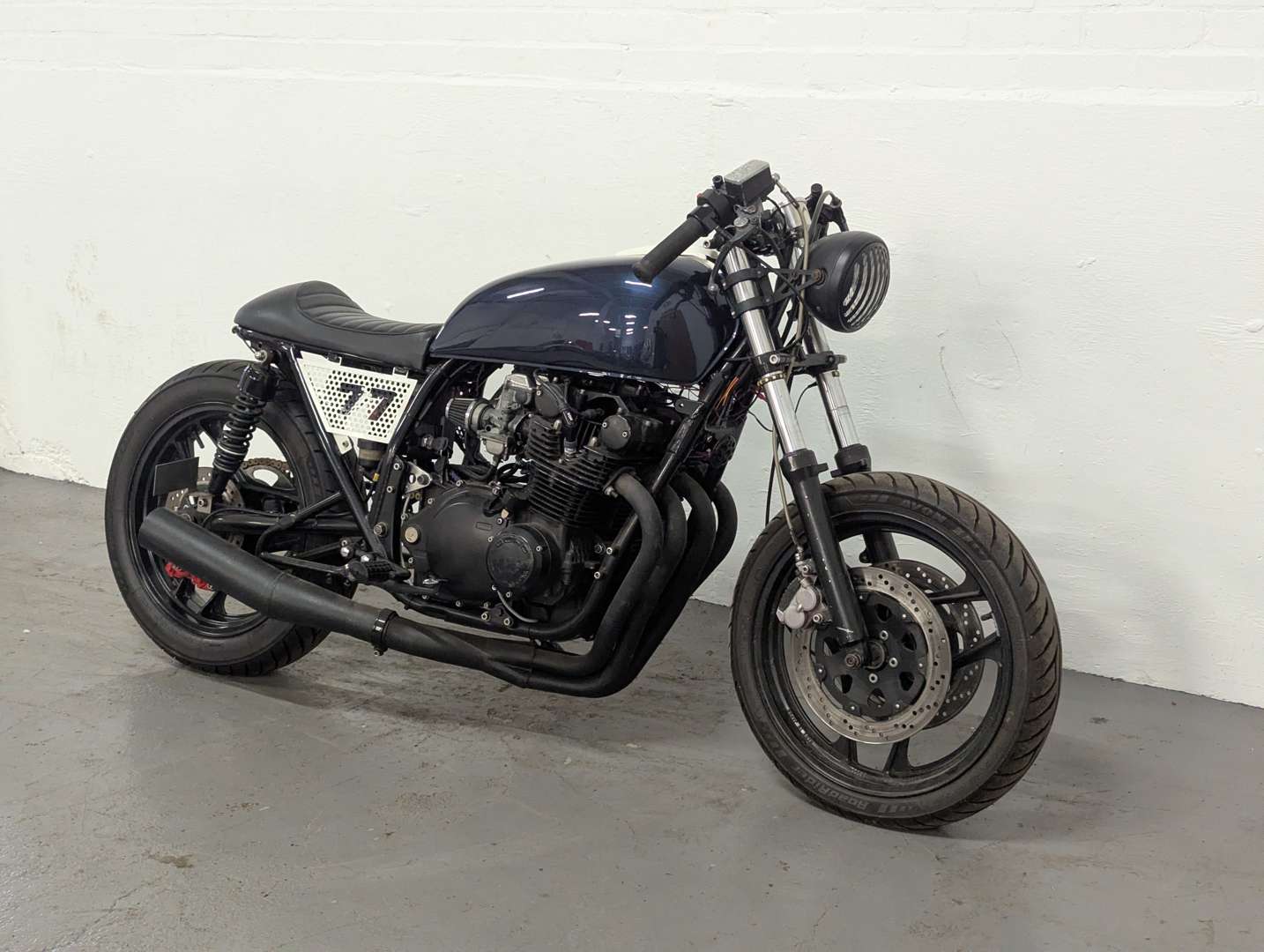 <p>1977 SUZUKI GS750 CAFE RACER</p>