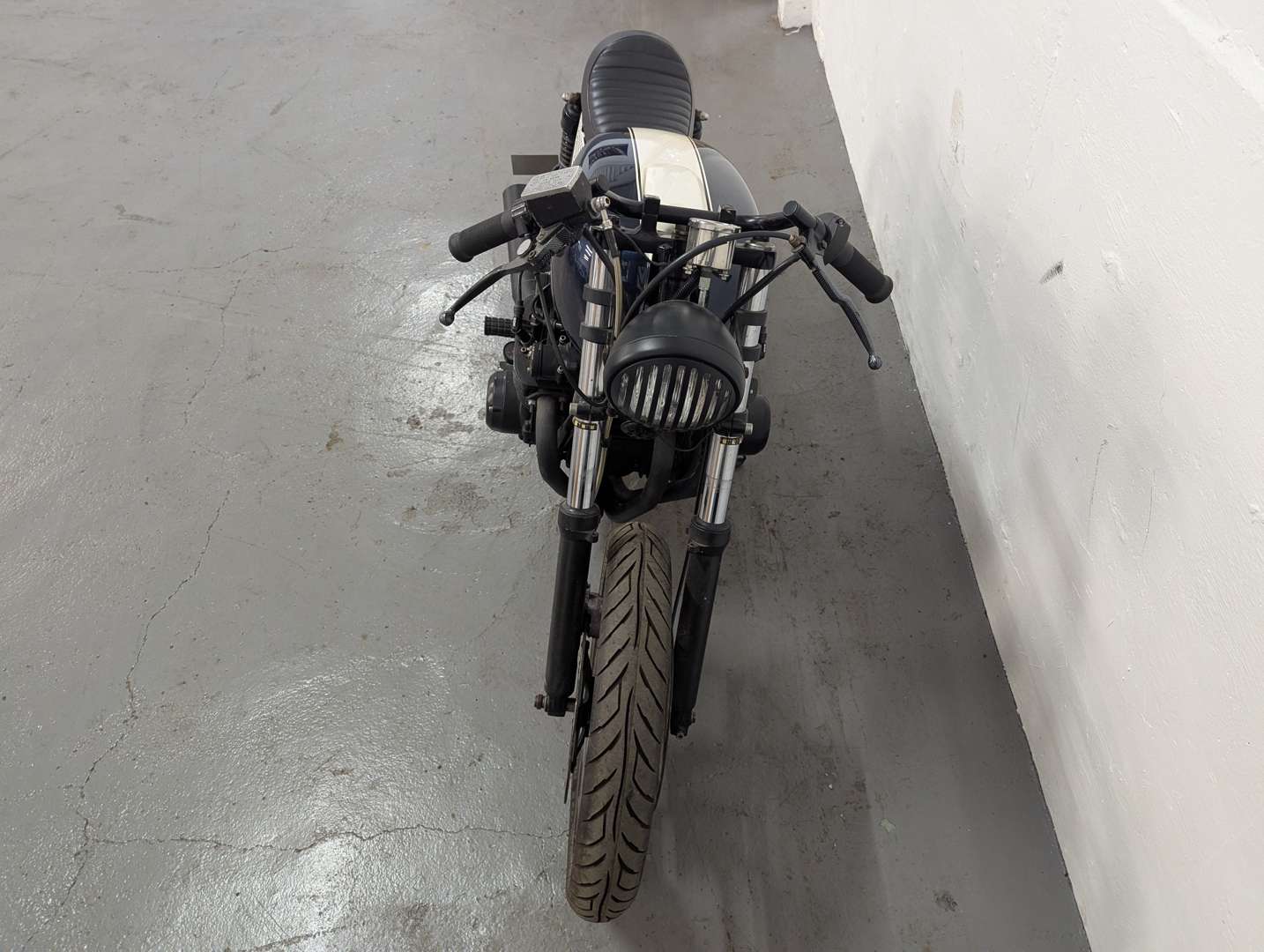<p>1977 SUZUKI GS750 CAFE RACER</p>