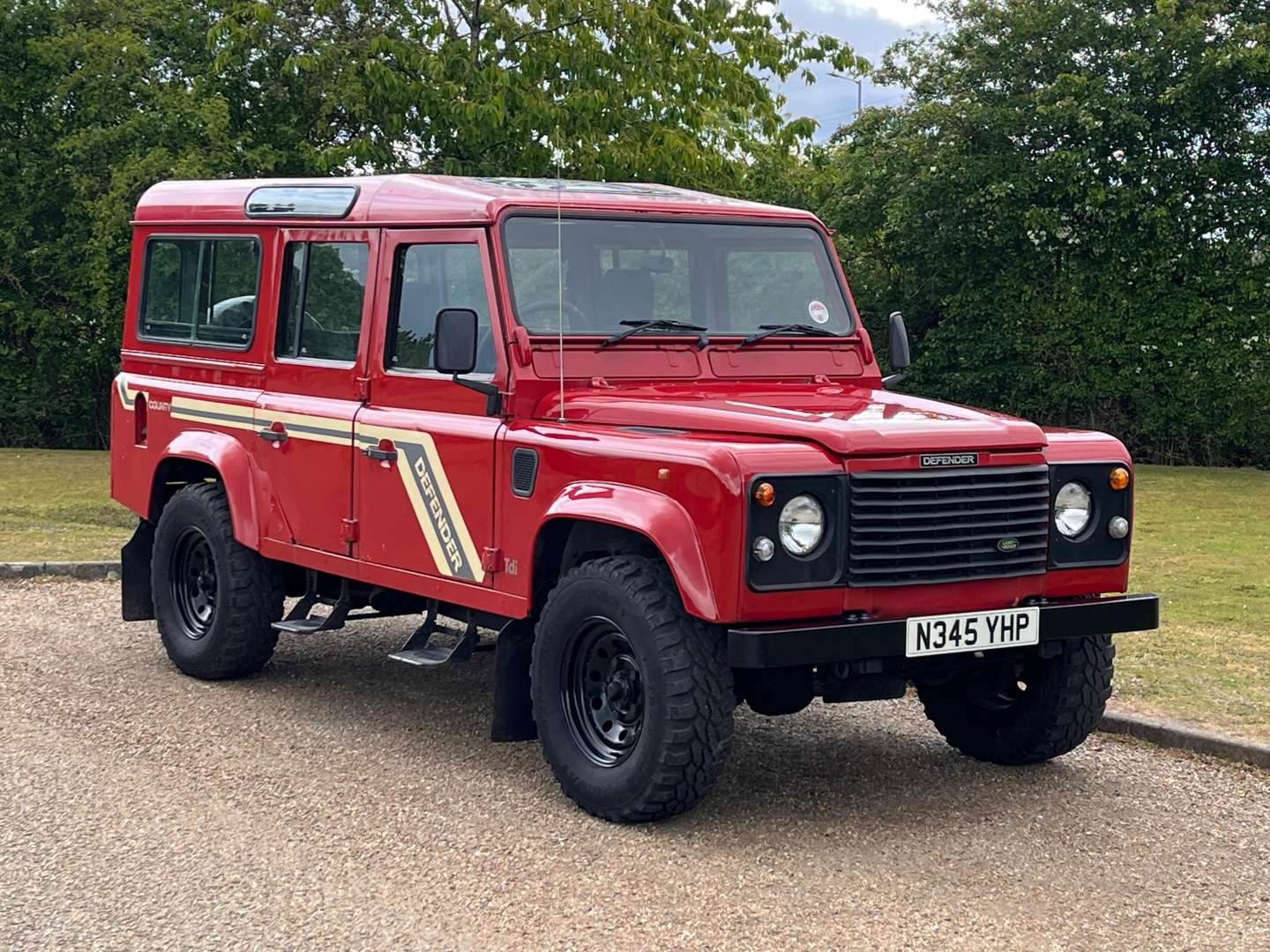 <p>1996 LAND ROVER 110 DEFENDER TDI CSW</p>