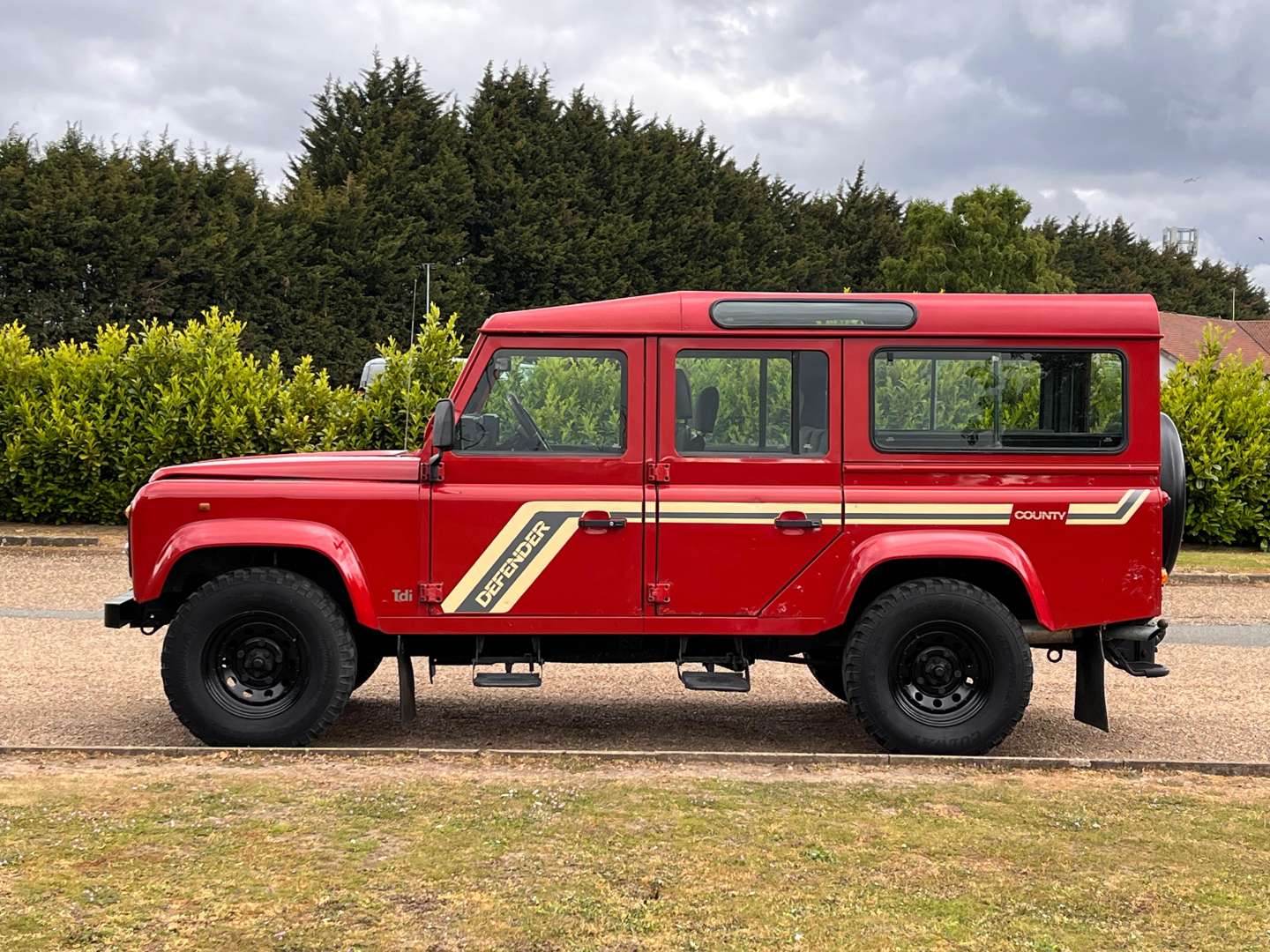 <p>1996 LAND ROVER 110 DEFENDER TDI CSW</p>