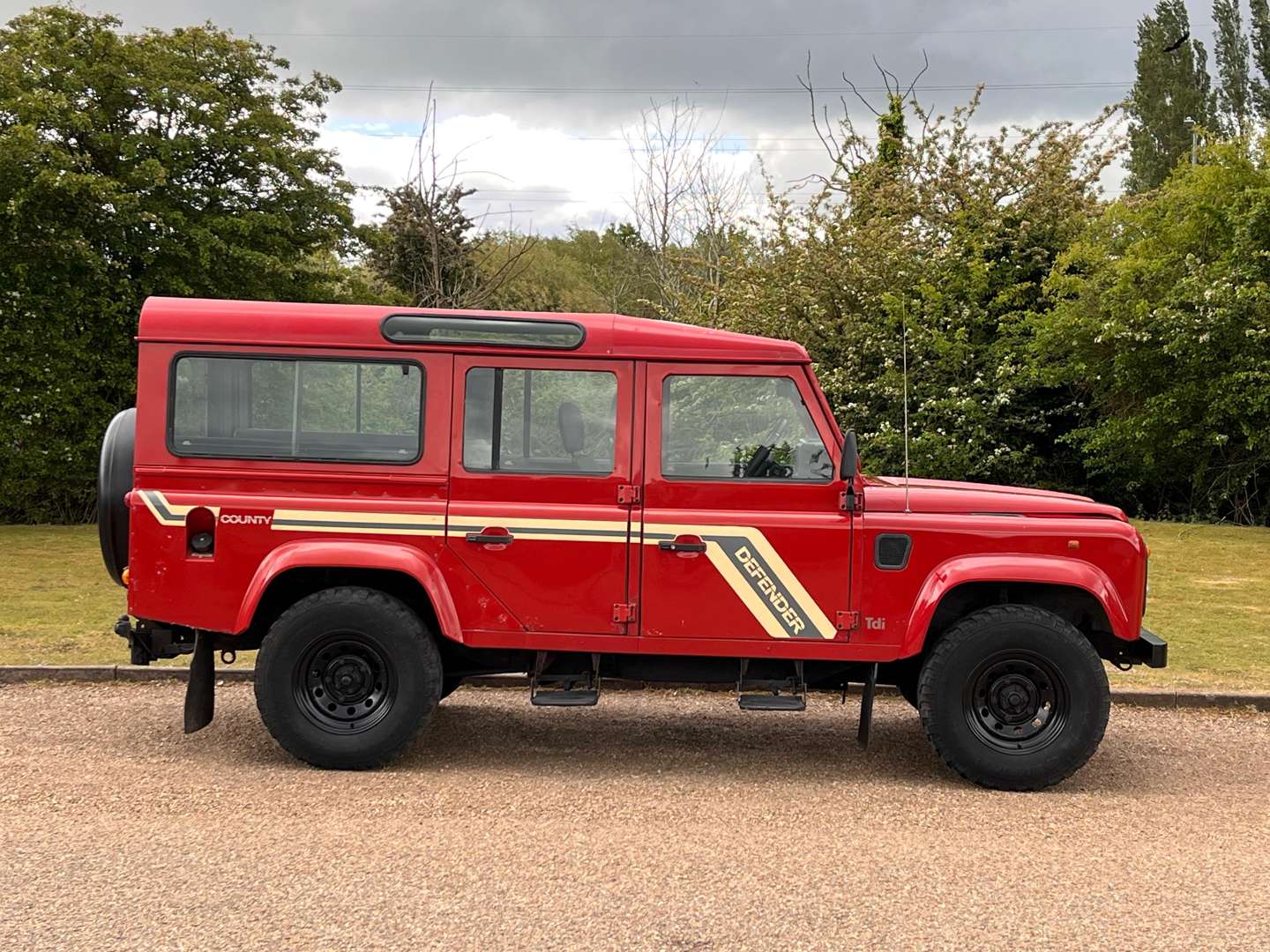 <p>1996 LAND ROVER 110 DEFENDER TDI CSW</p>