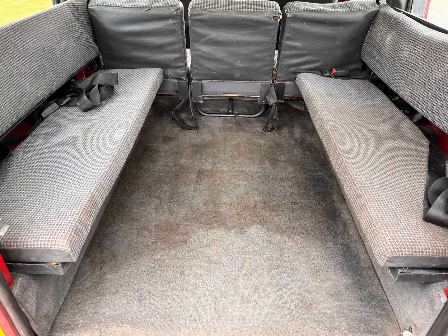 <p>1996 LAND ROVER 110 DEFENDER TDI CSW</p>