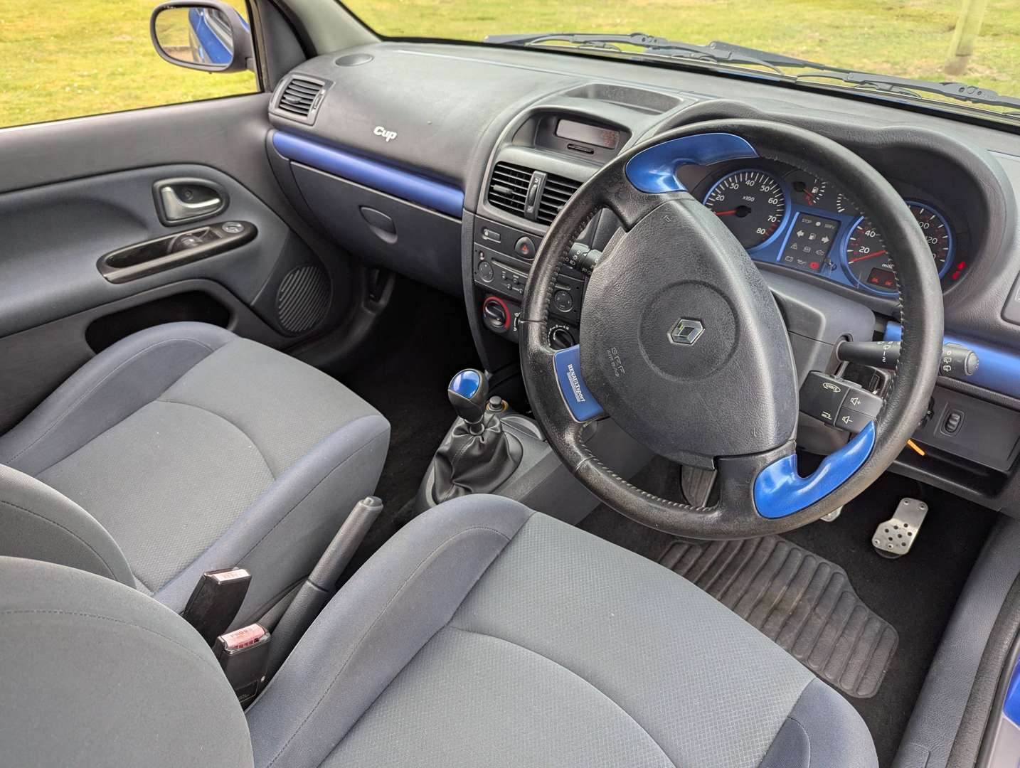 <p>2003 RENAULT CLIO 172 CUP</p>