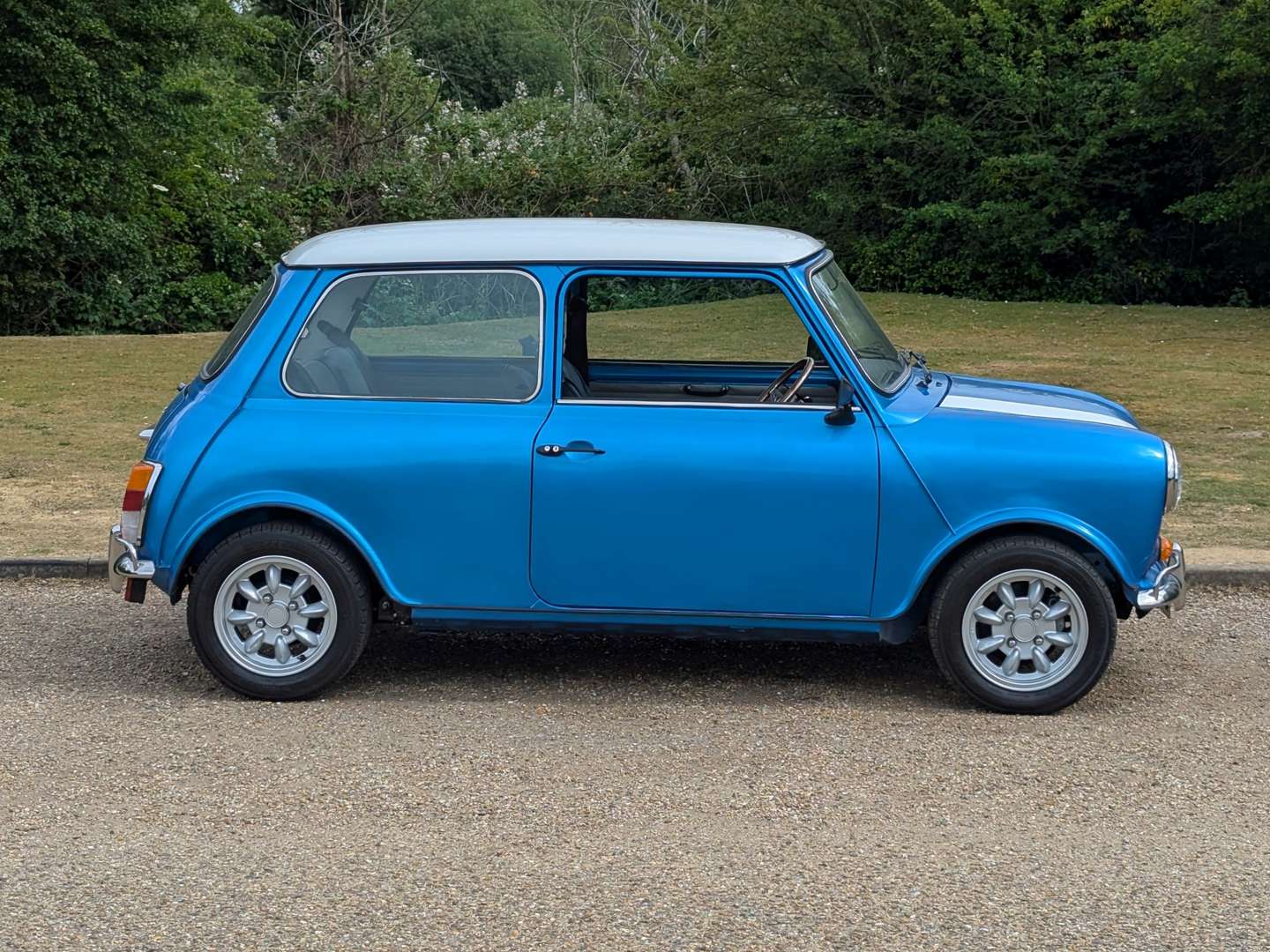 <p>1986 AUSTIN MINI MAYFAIR</p>