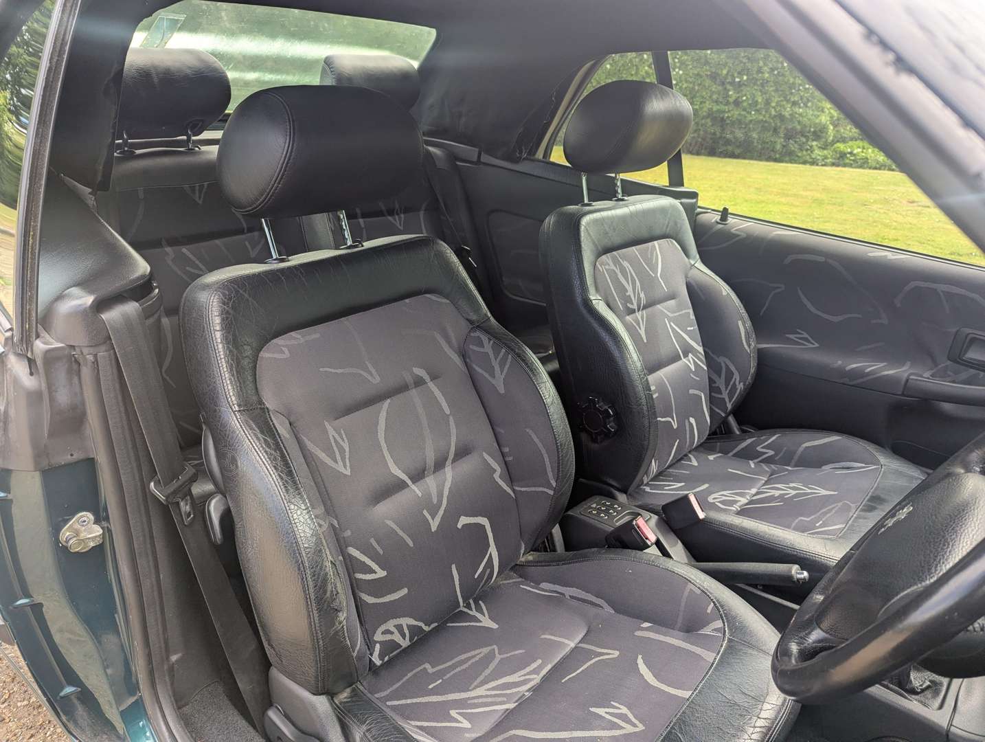 <p>2000 PEUGEOT 306 CABRIOLET S 16V</p>