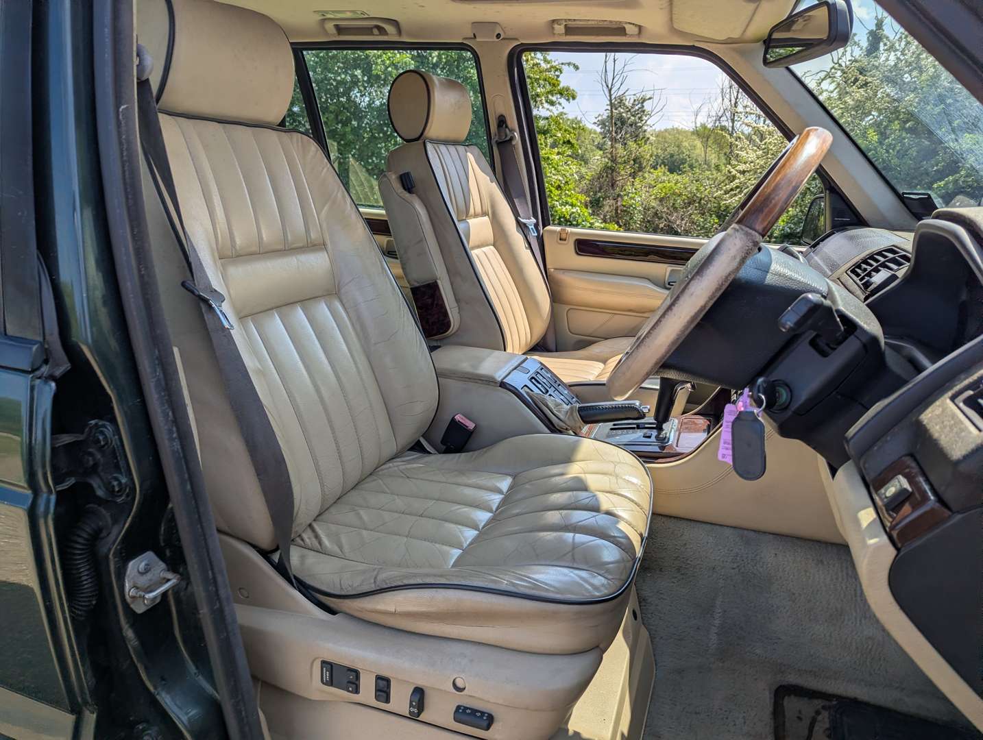 <p>2001 RANGE ROVER VOGUE AUTO</p>