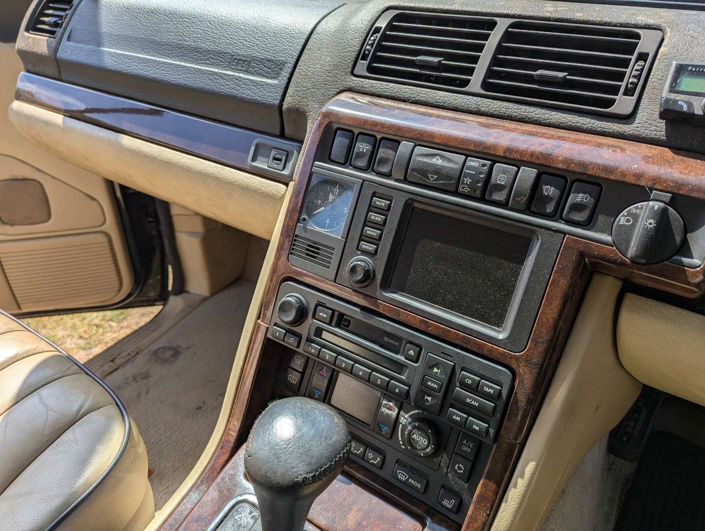 <p>2001 RANGE ROVER VOGUE AUTO</p>