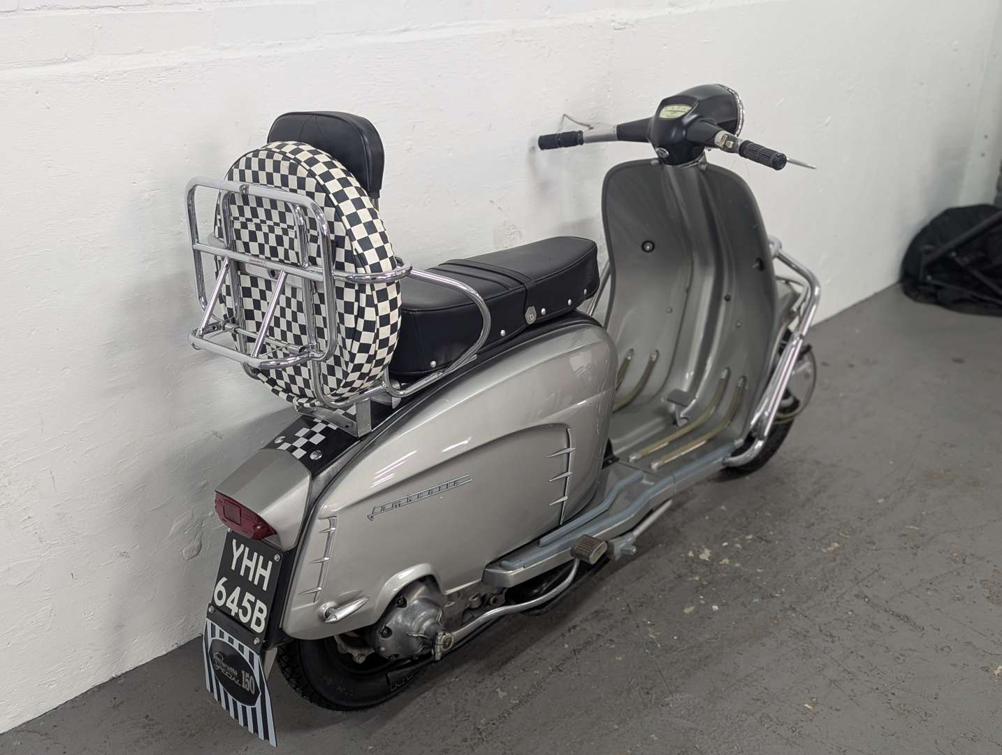 <p>1964 LAMBRETTA 150</p>