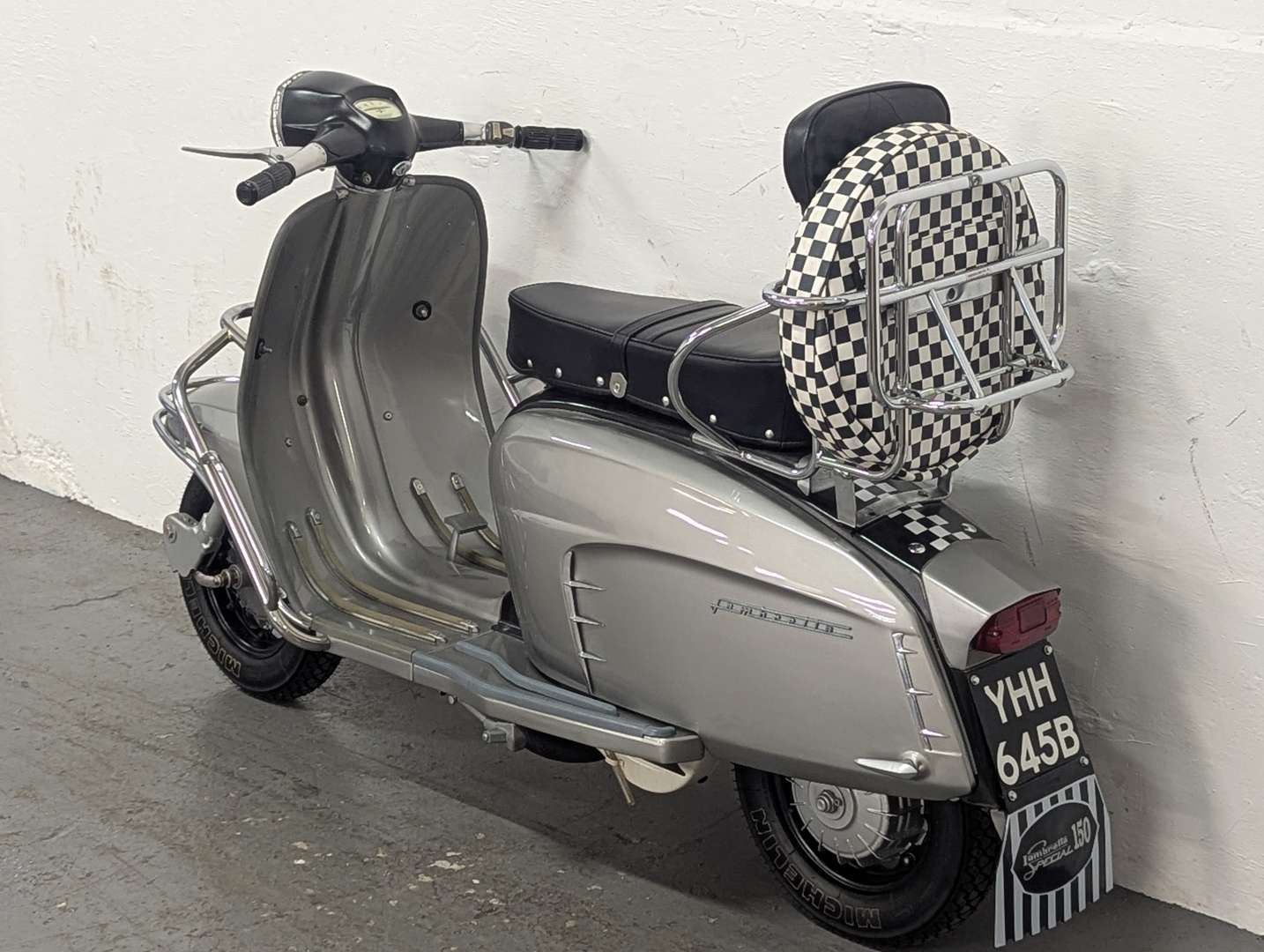 <p>1964 LAMBRETTA 150</p>
