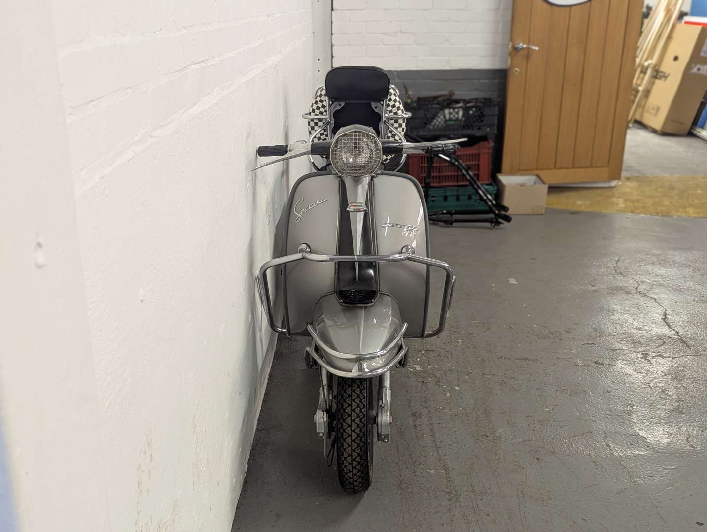 <p>1964 LAMBRETTA 150</p>