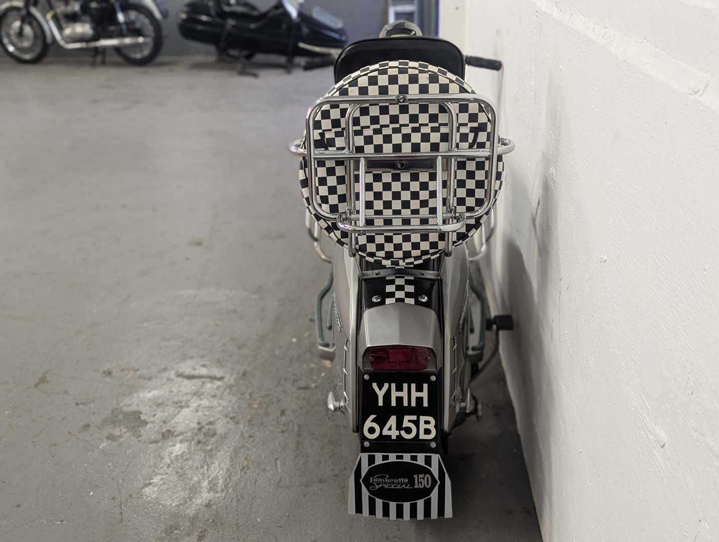 <p>1964 LAMBRETTA 150</p>