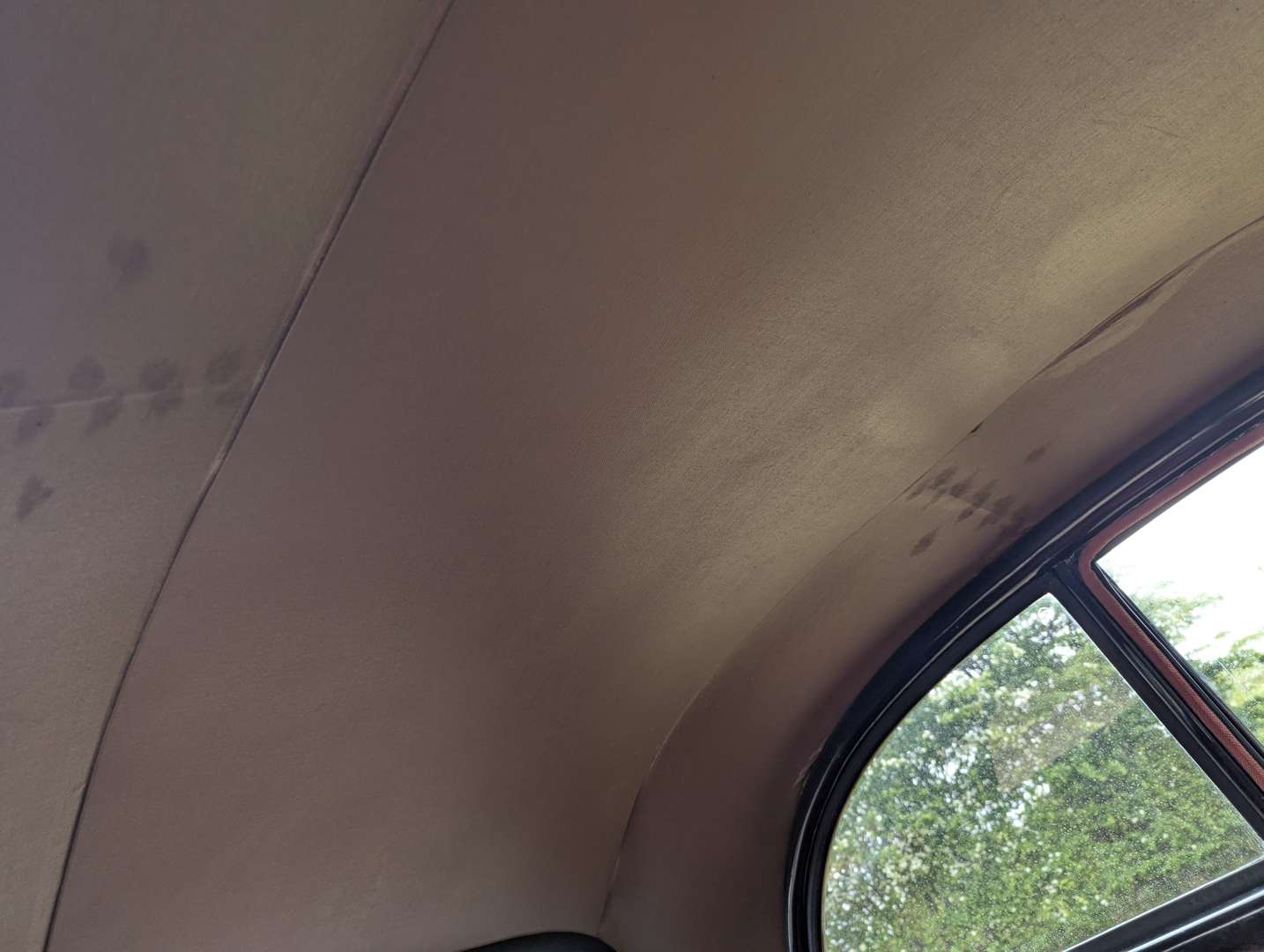 <p>1952 MORRIS MINOR</p>