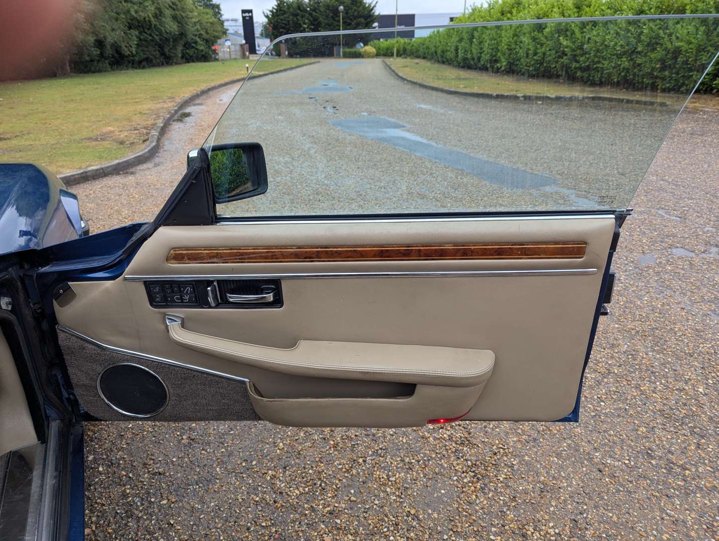 <p>1991 JAGUAR XJS 5.3 V12 AUTO CONVERTIBLE</p>