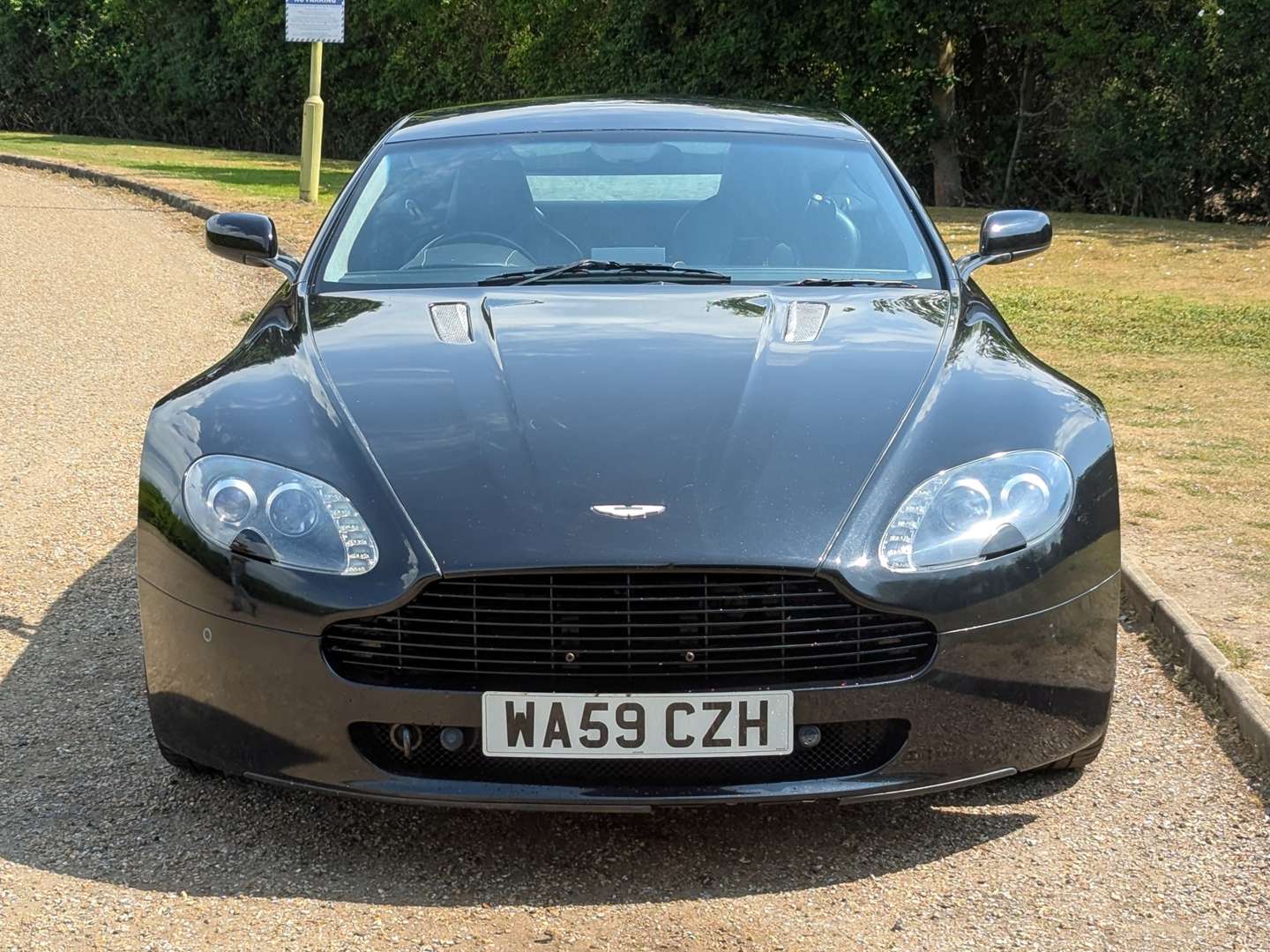 <p>2009 ASTON MARTIN VANTAGE V8 AUTO</p>