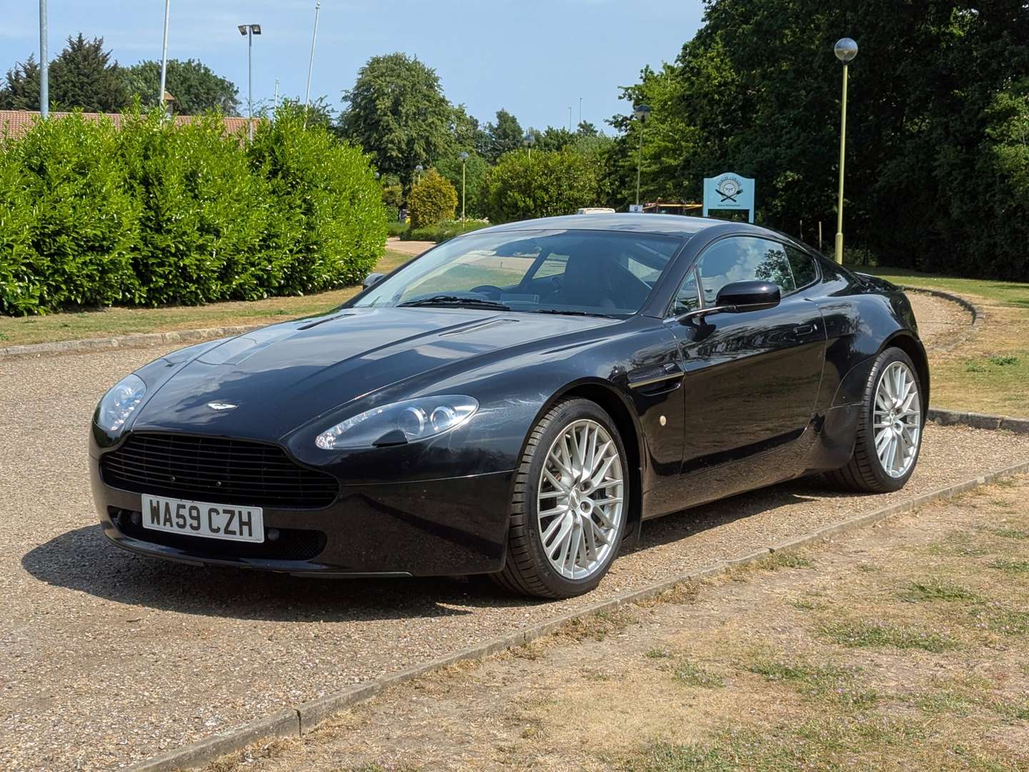 <p>2009 ASTON MARTIN VANTAGE V8 AUTO</p>