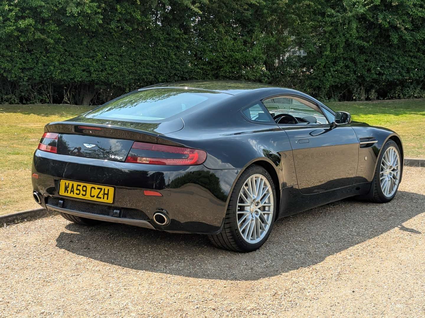 <p>2009 ASTON MARTIN VANTAGE V8 AUTO</p>