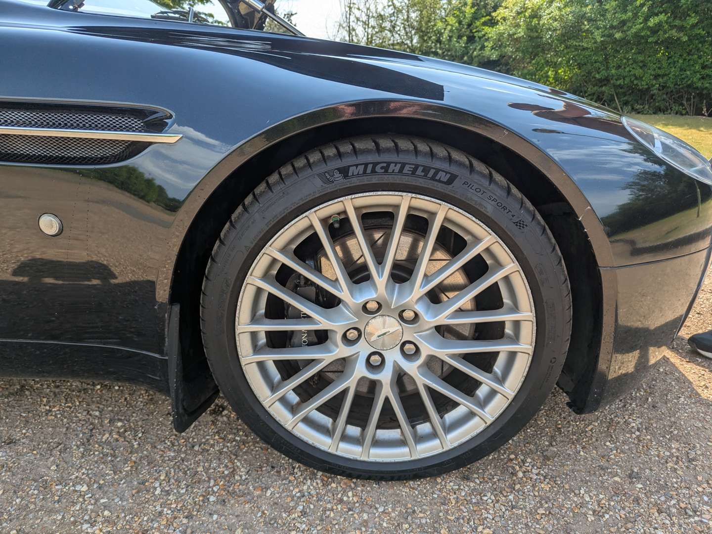 <p>2009 ASTON MARTIN VANTAGE V8 AUTO</p>