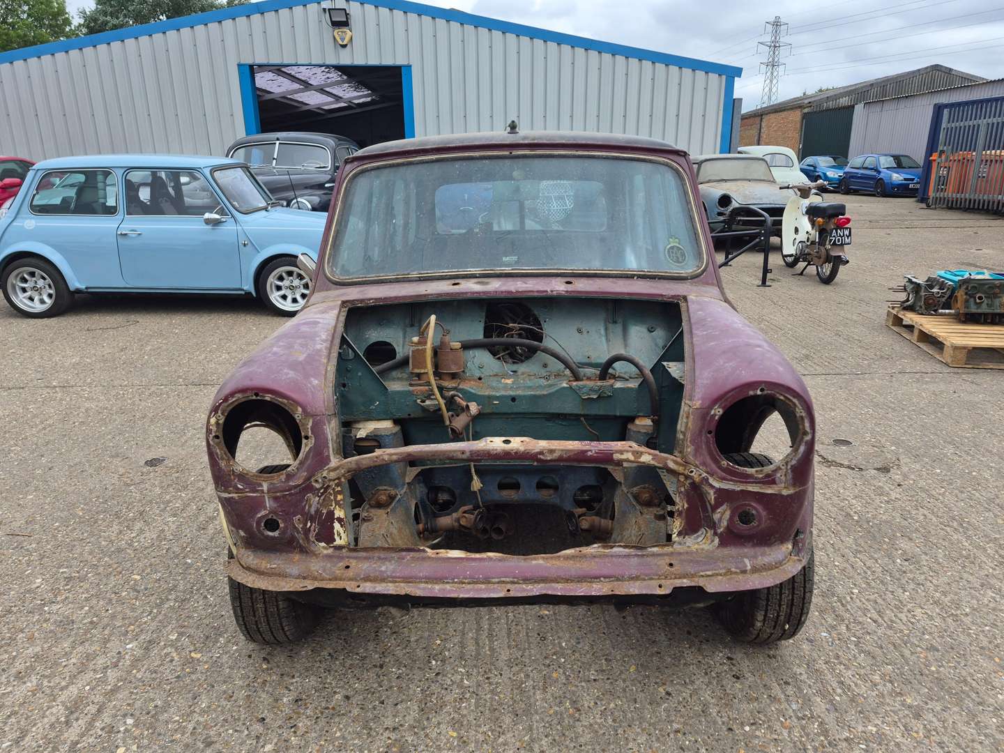 <p>1968 AUSTIN MINI COOPER S</p>
