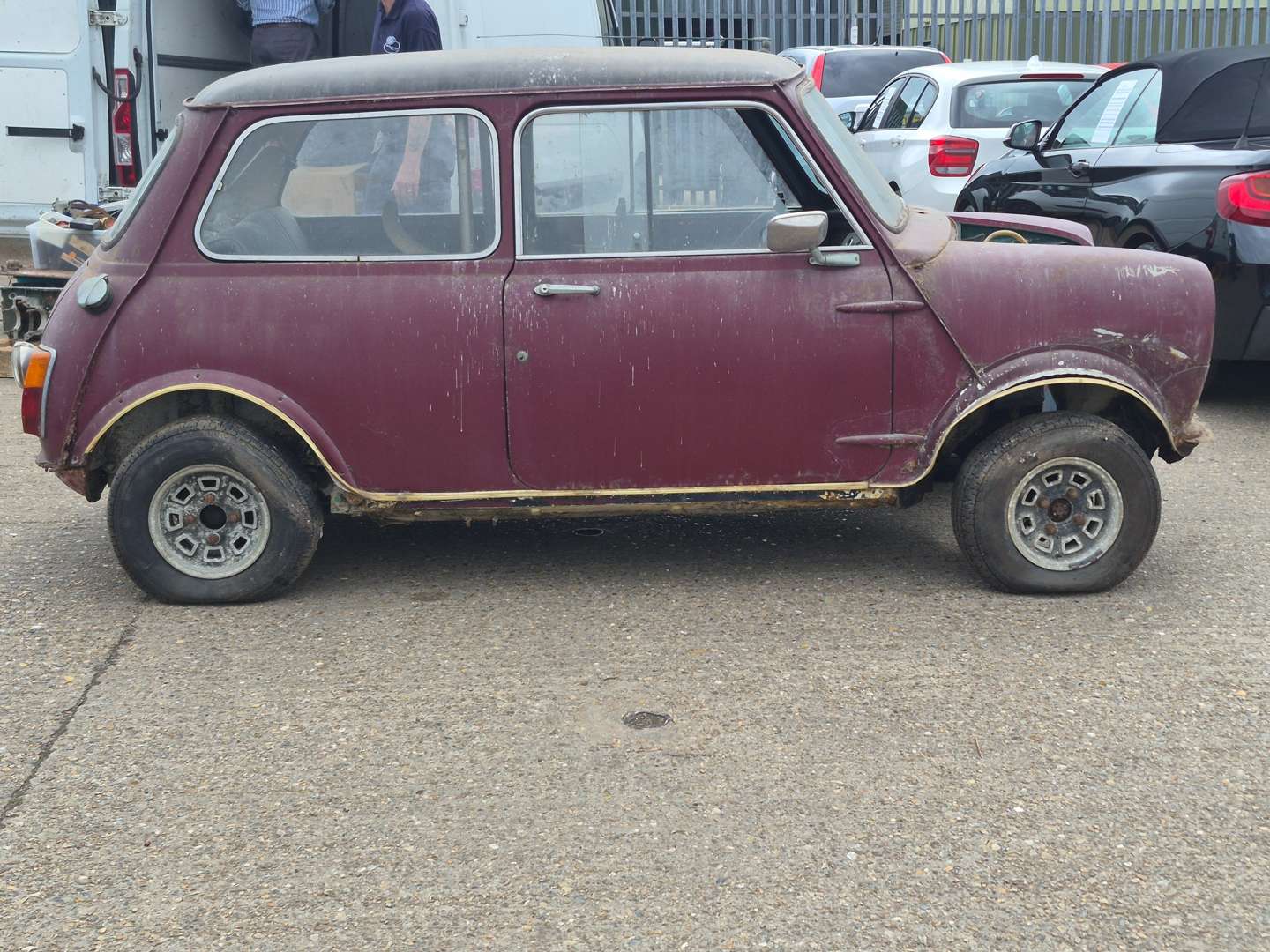 <p>1968 AUSTIN MINI COOPER S</p>