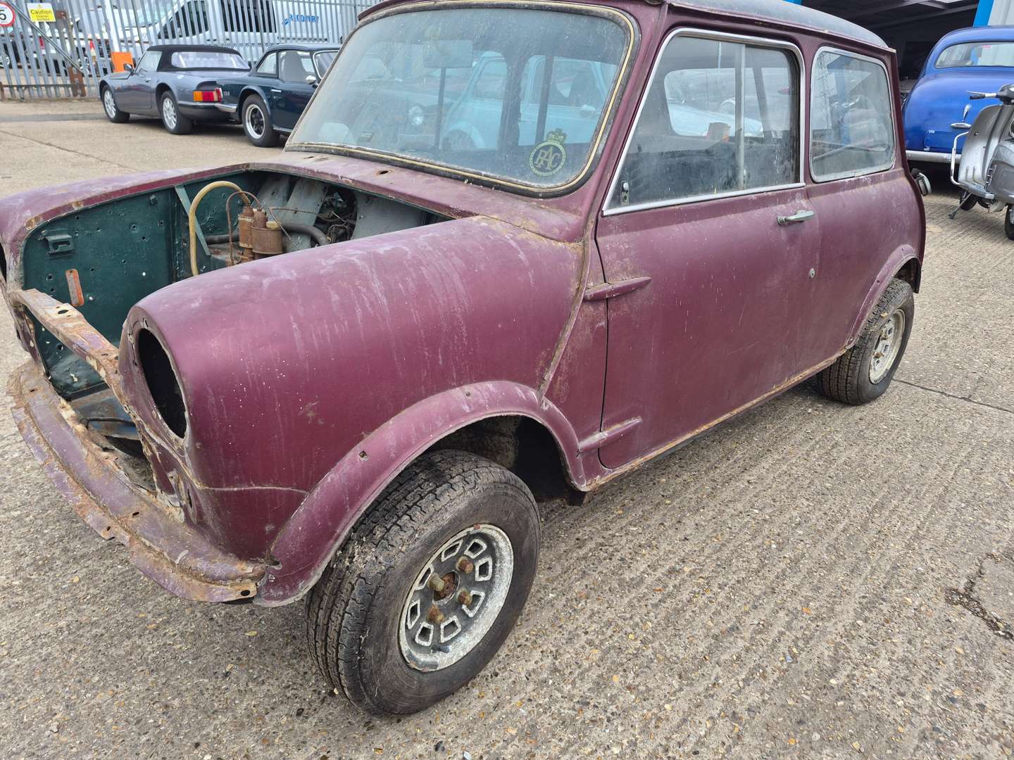 <p>1968 AUSTIN MINI COOPER S</p>