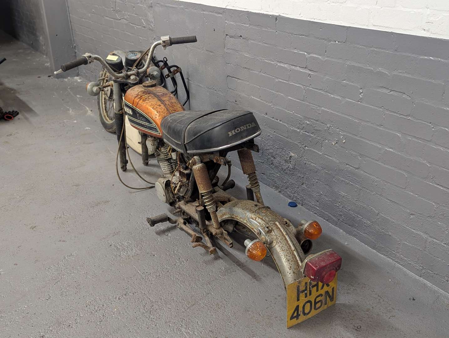 <p>1975 HONDA CB125</p>