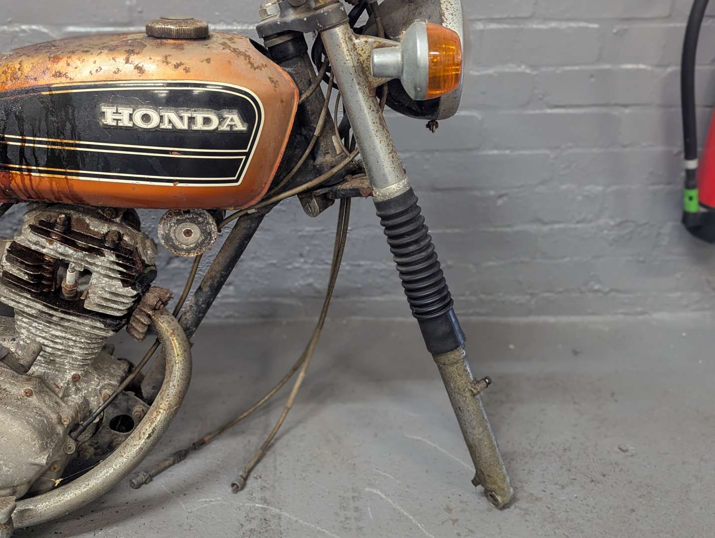 <p>1975 HONDA CB125</p>